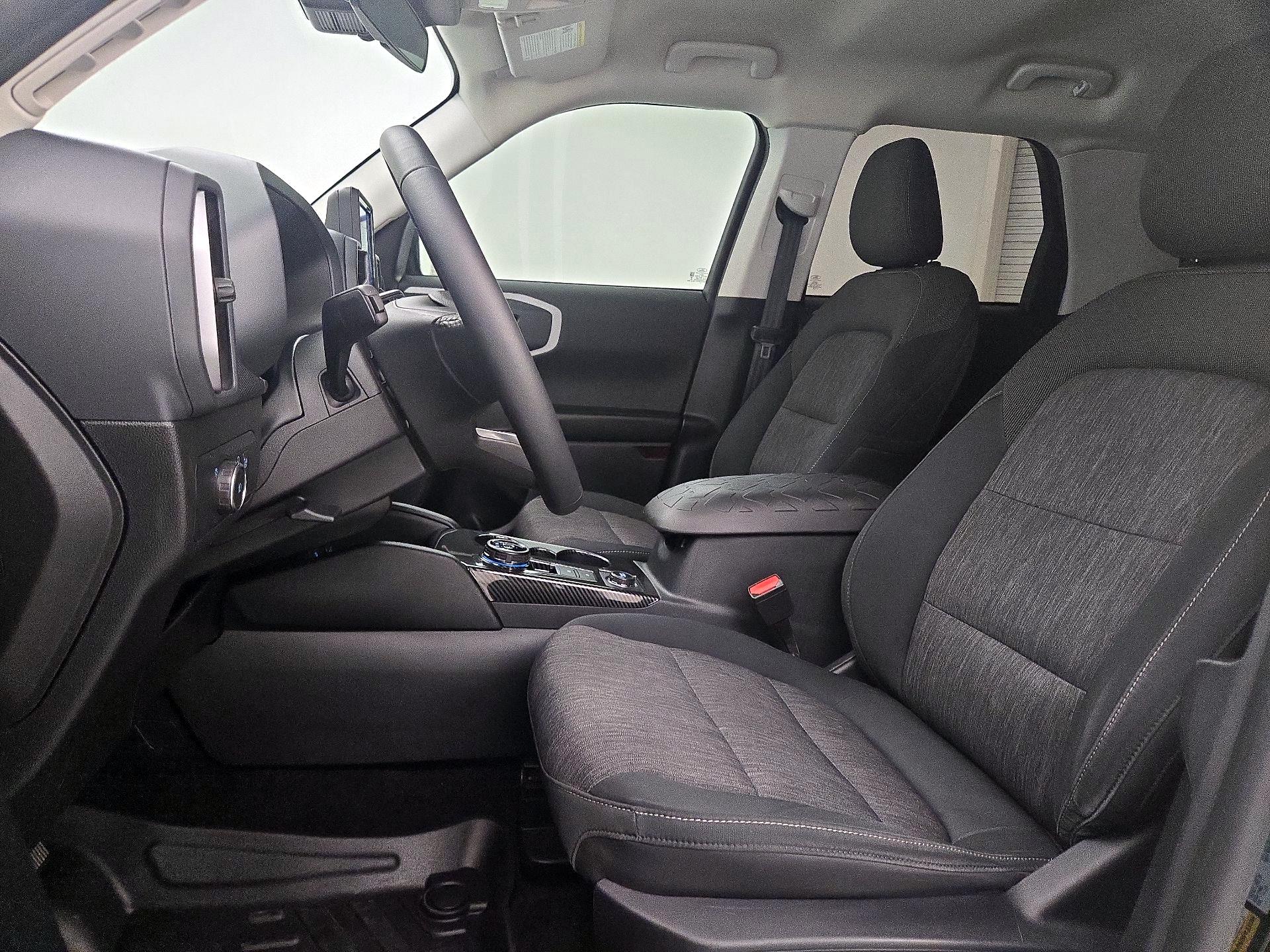 Thumbnail: 2022 Ford Bronco Sport - 11