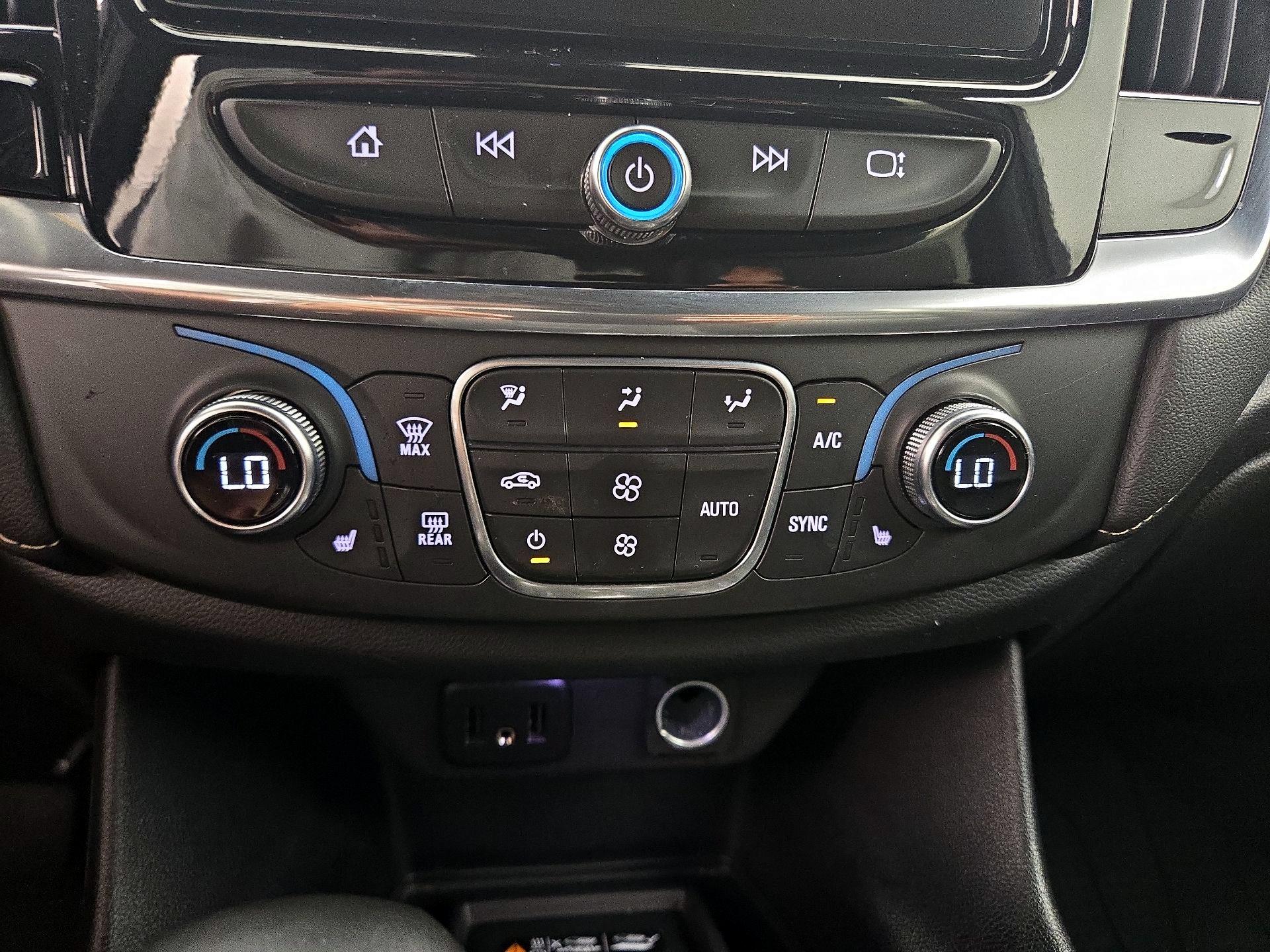 Thumbnail: 2023 Chevrolet Traverse - 16