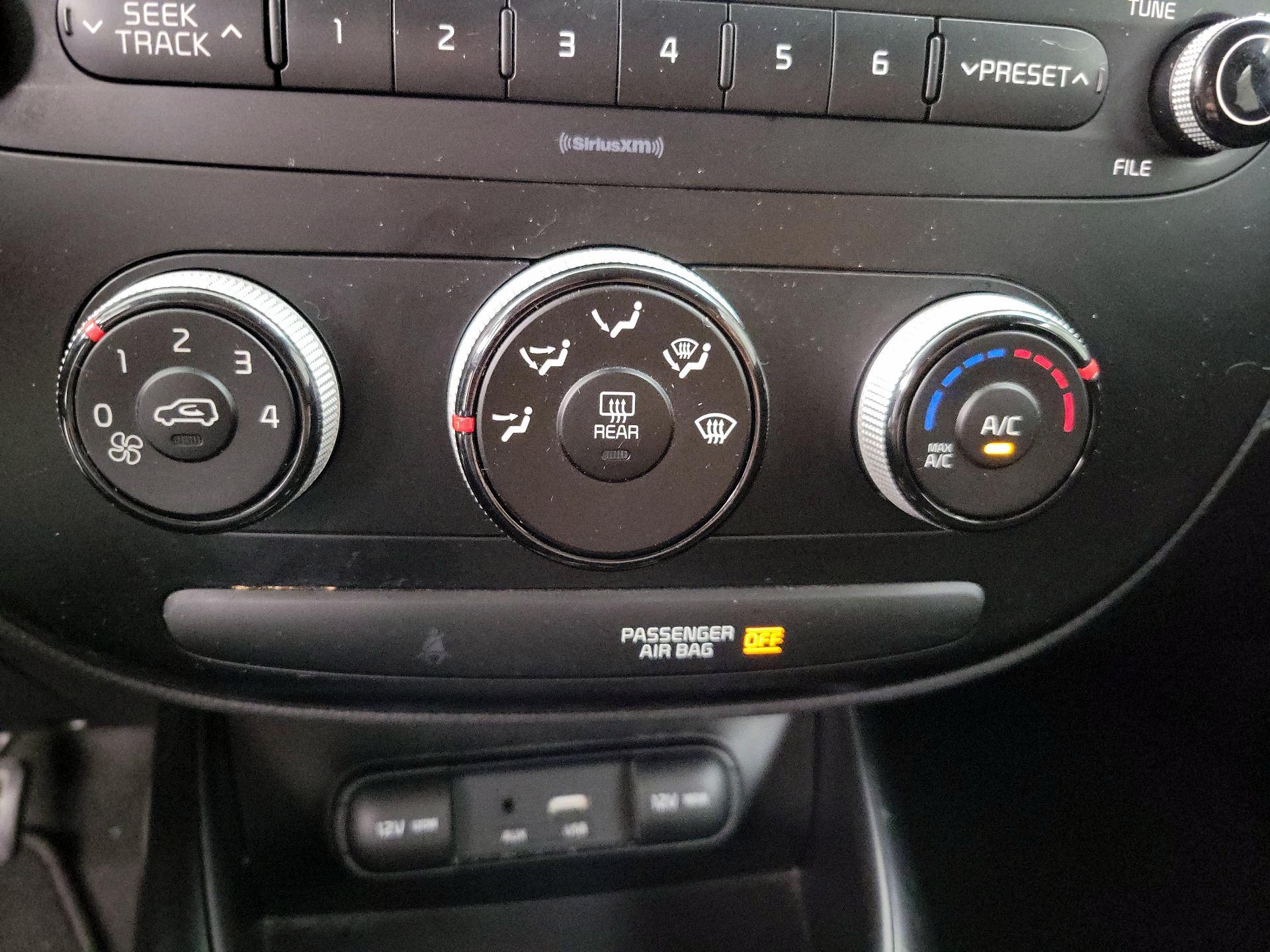 Thumbnail: 2018 Kia Soul - 15