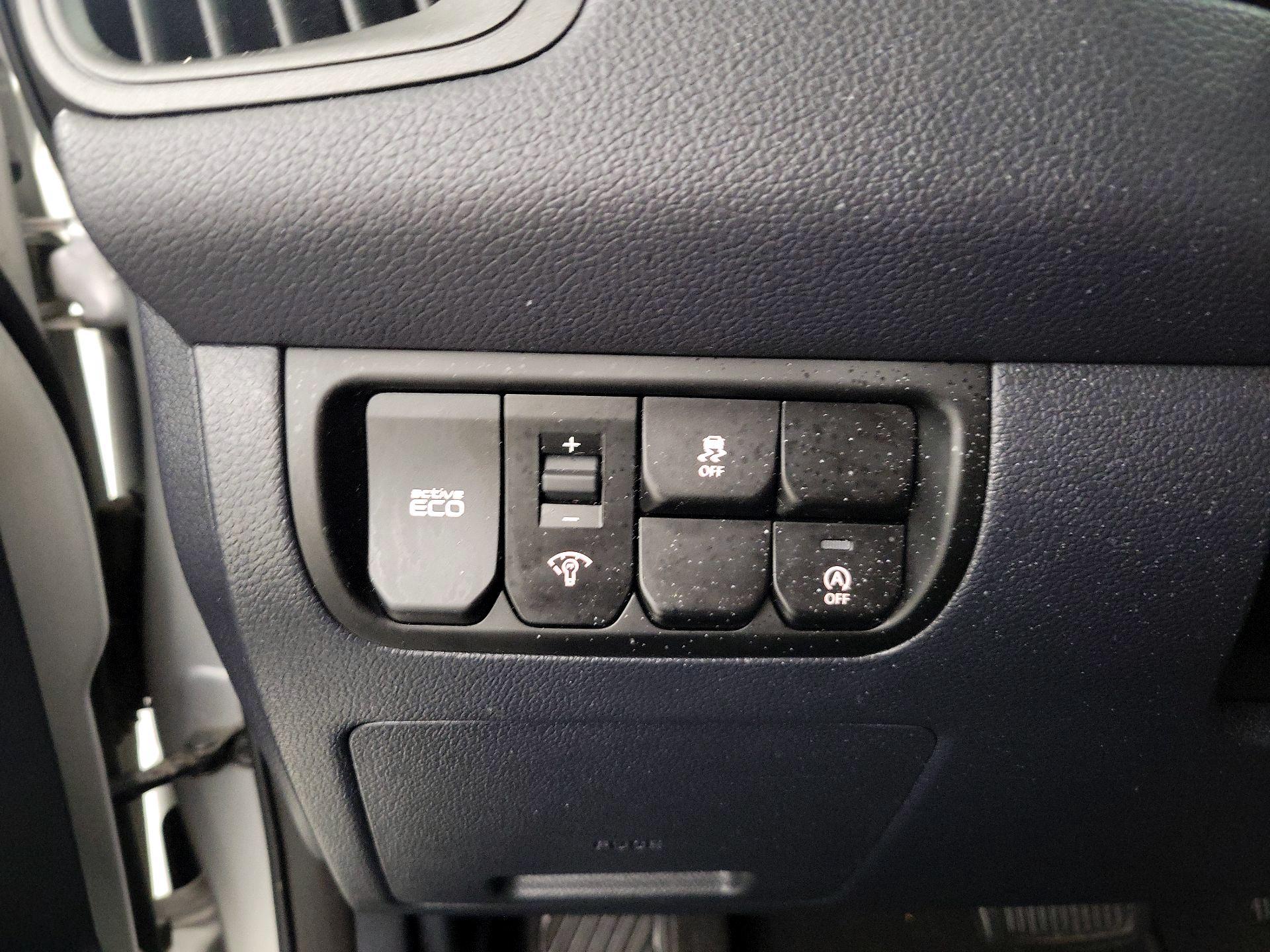 Thumbnail: 2015 Kia Rio5 - 13