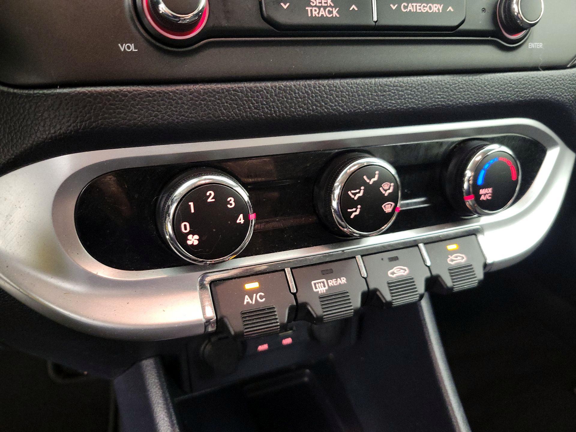 Thumbnail: 2015 Kia Rio5 - 16