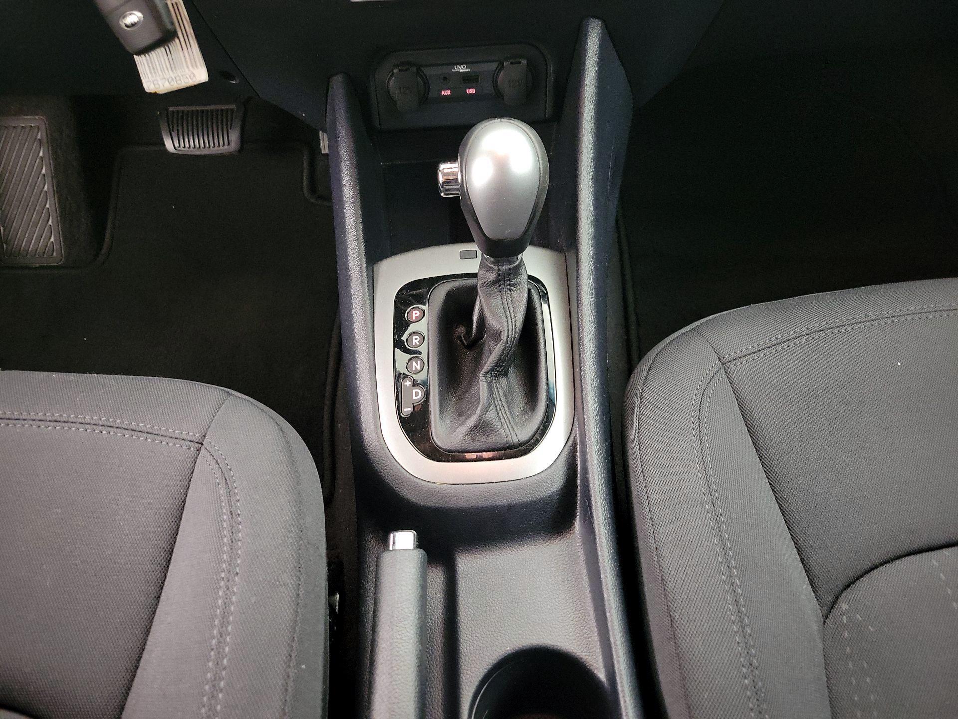 Thumbnail: 2015 Kia Rio5 - 17