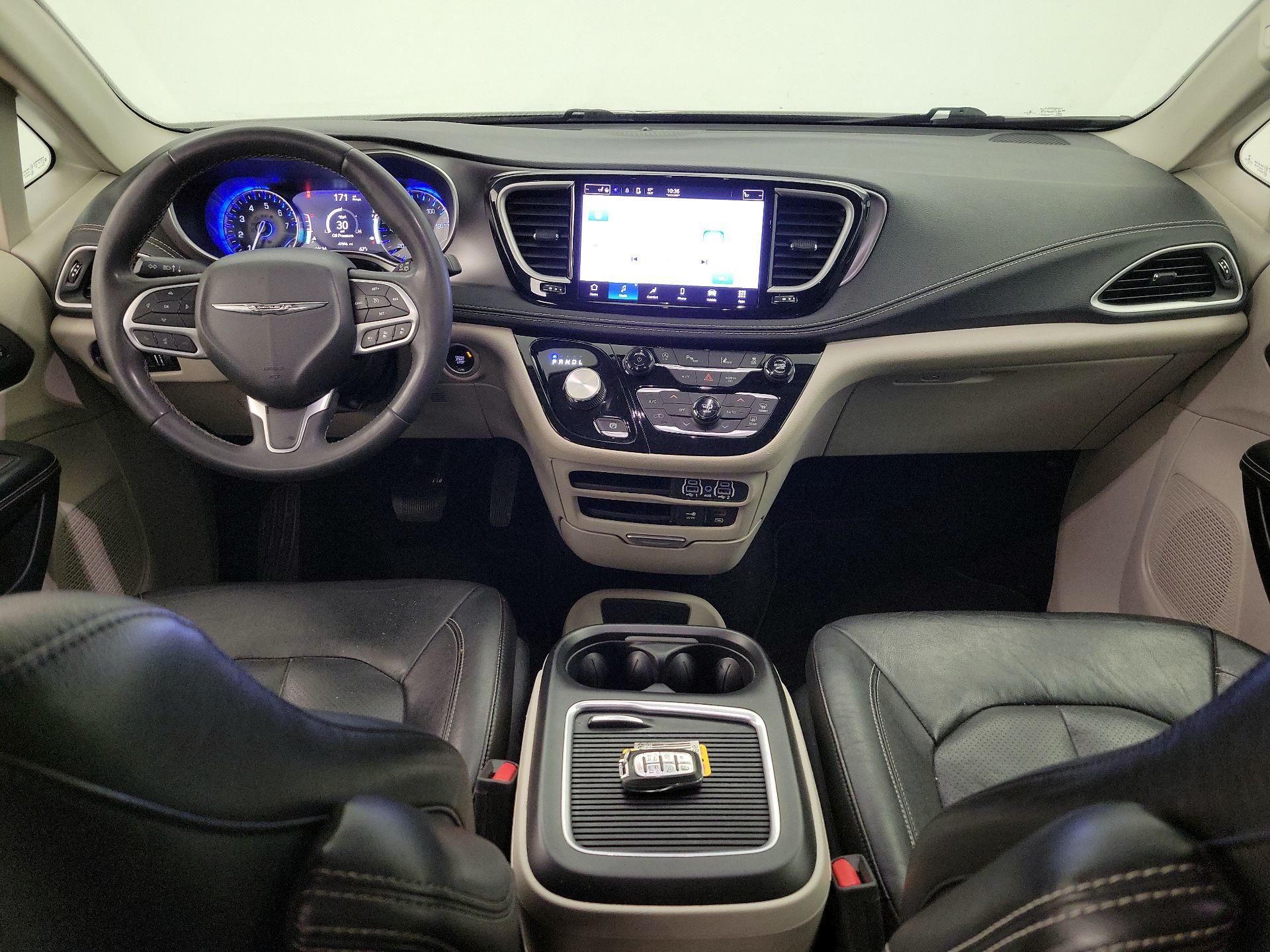 Thumbnail: 2022 Chrysler Pacifica - 9