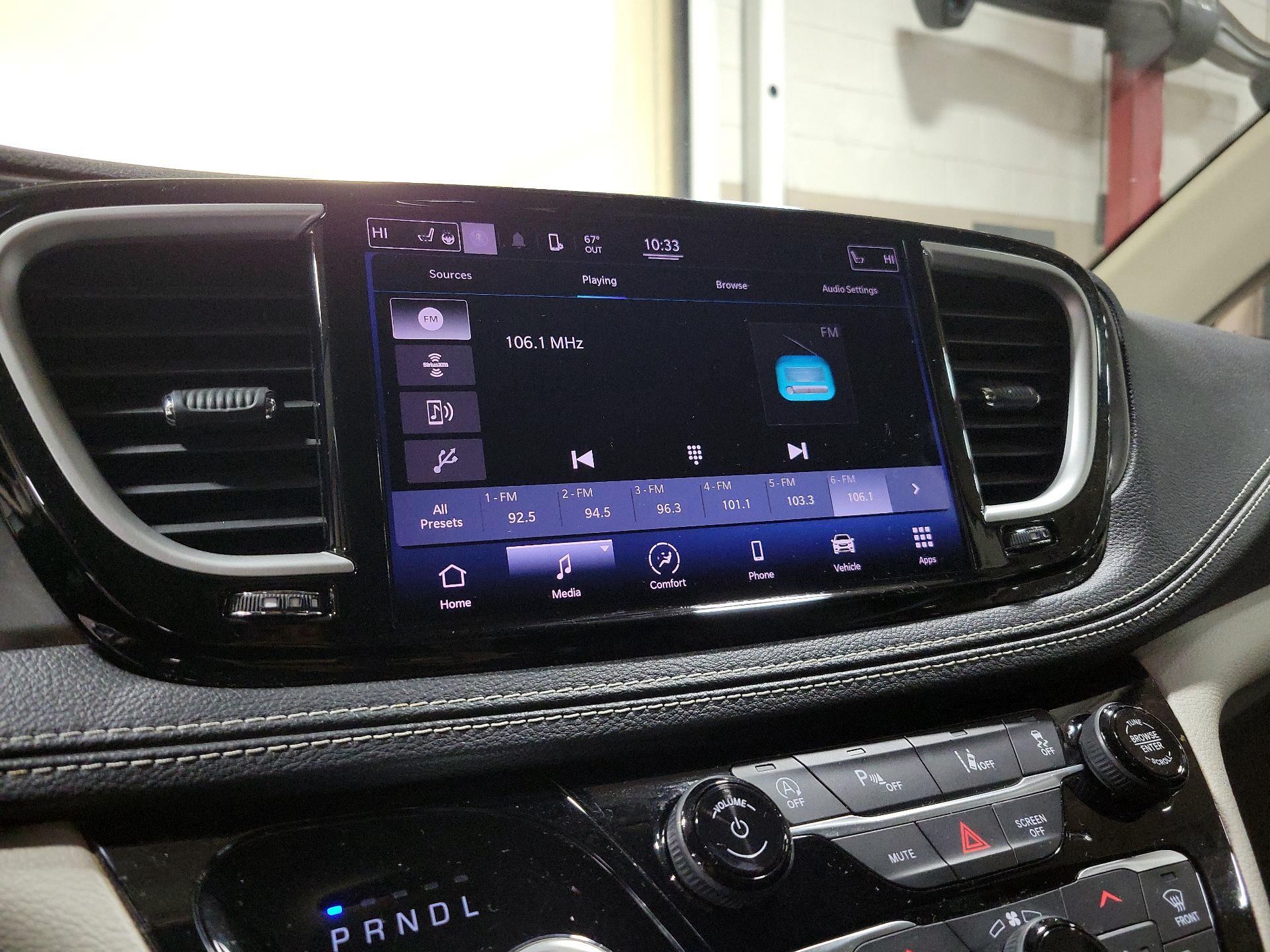 Thumbnail: 2022 Chrysler Pacifica - 15