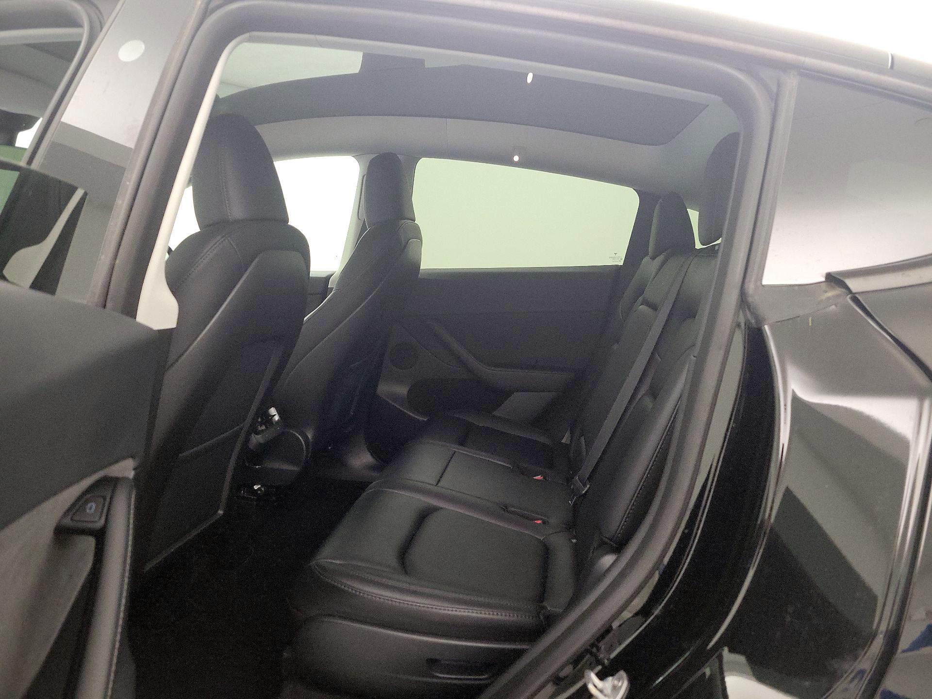 Thumbnail: 2023 Tesla Model Y - 17