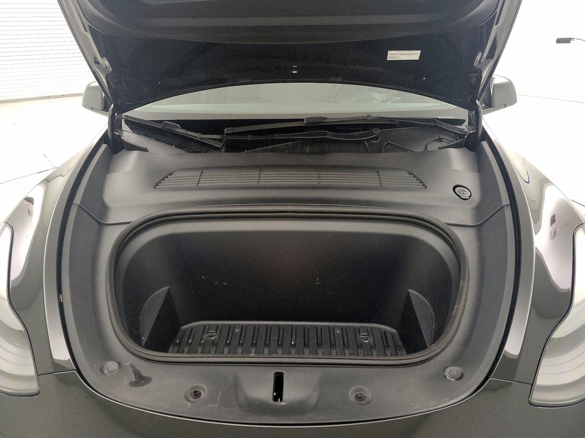 Thumbnail: 2023 Tesla Model Y - 19