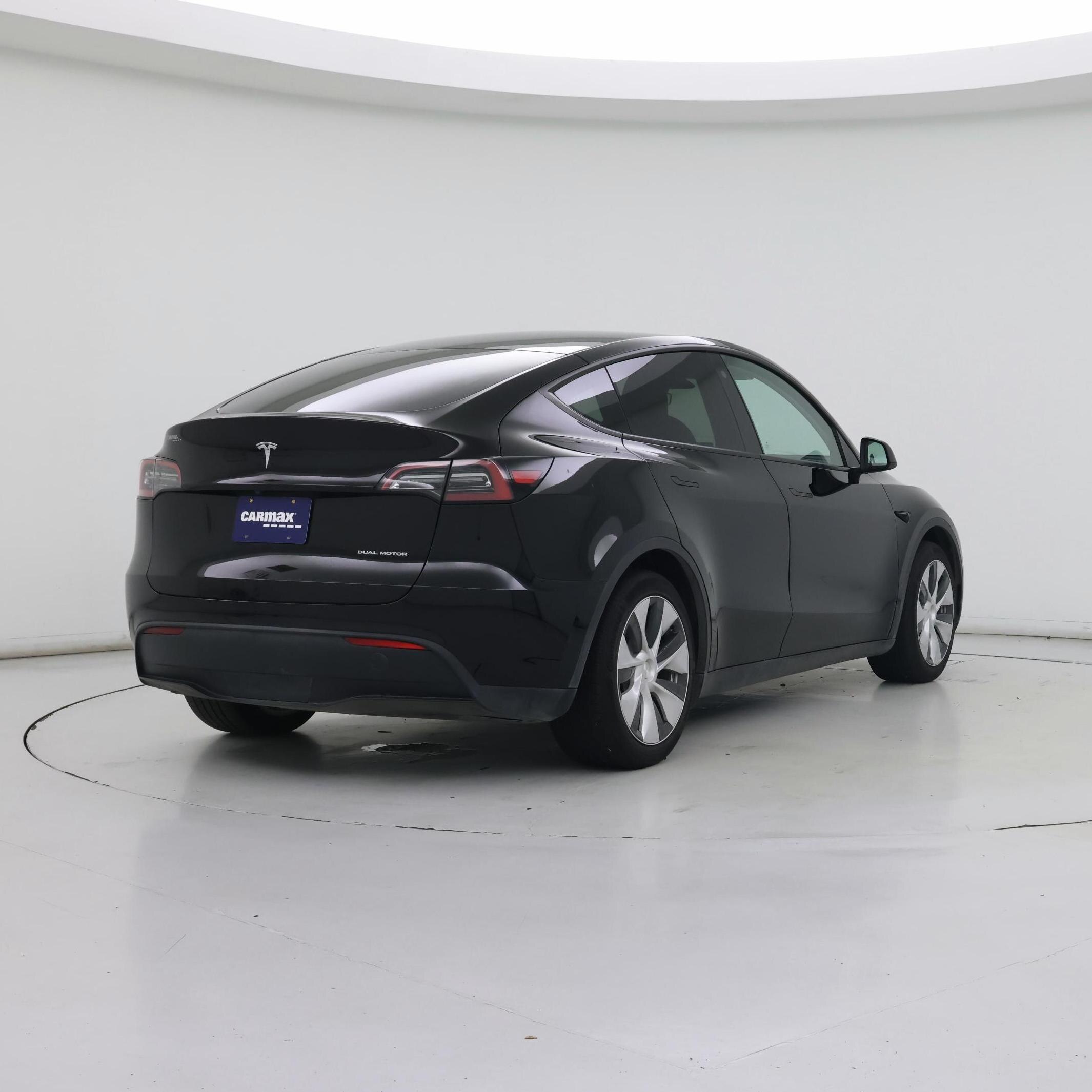 Thumbnail: 2023 Tesla Model Y - 8