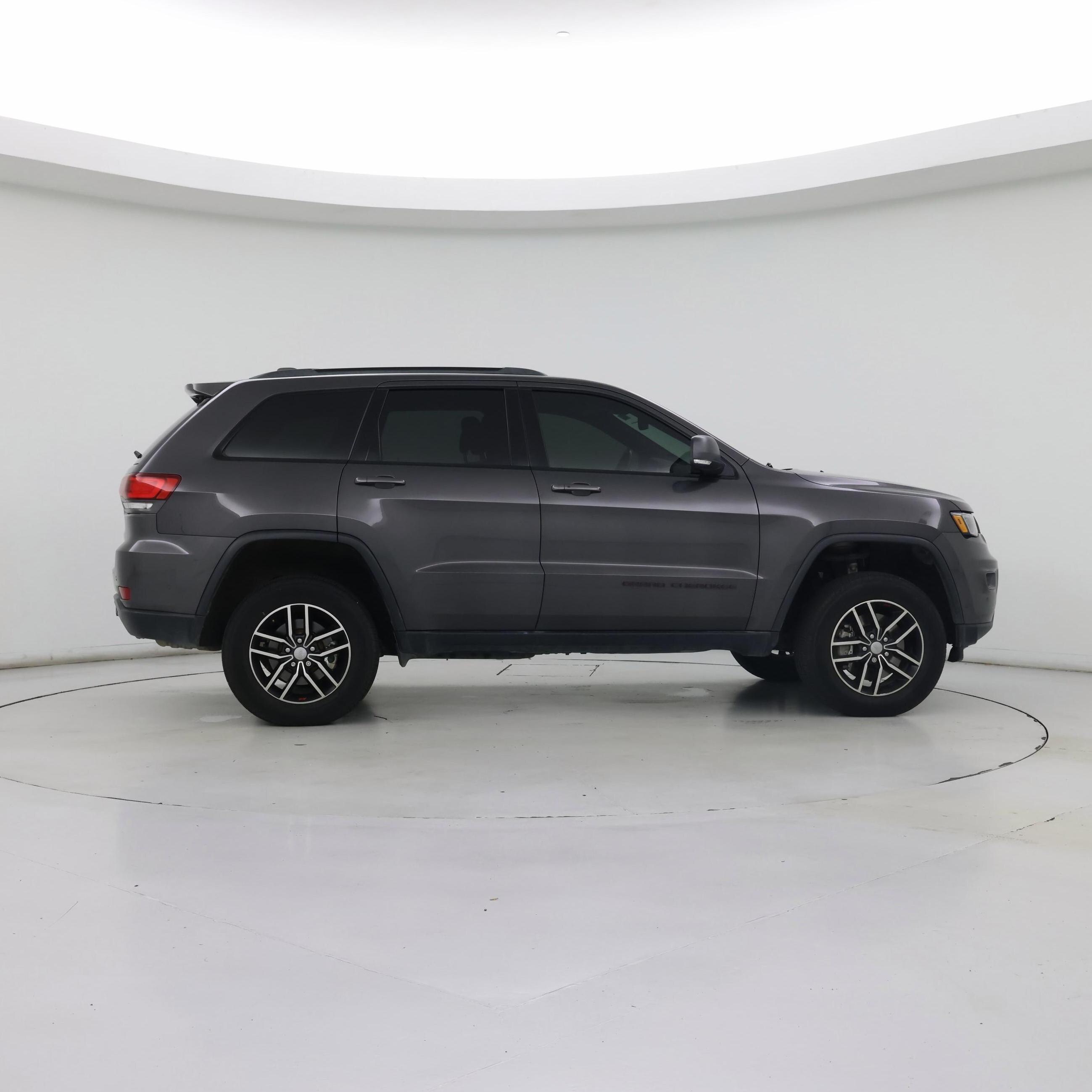 Thumbnail: 2018 Jeep Grand Cherokee - 7