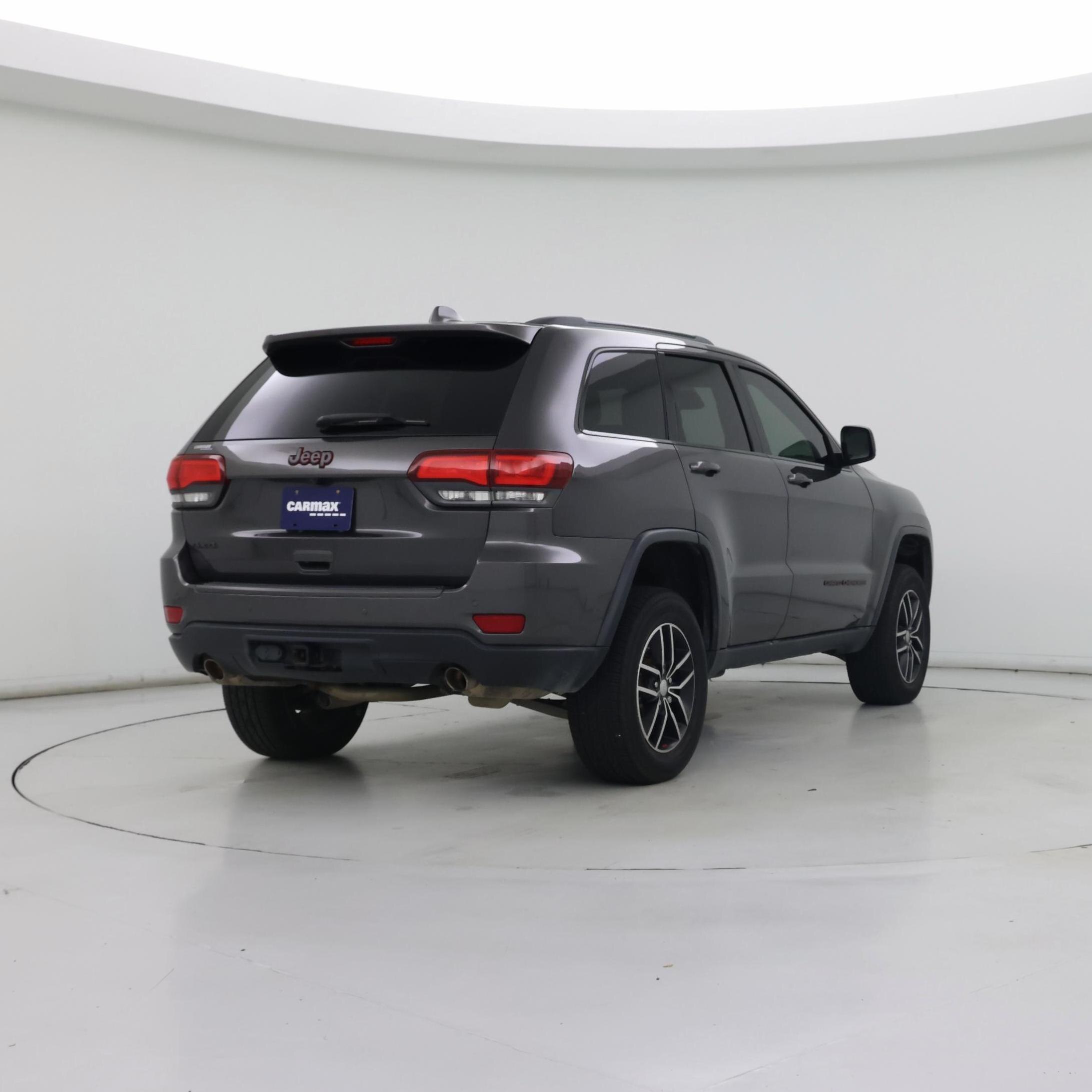 Thumbnail: 2018 Jeep Grand Cherokee - 8