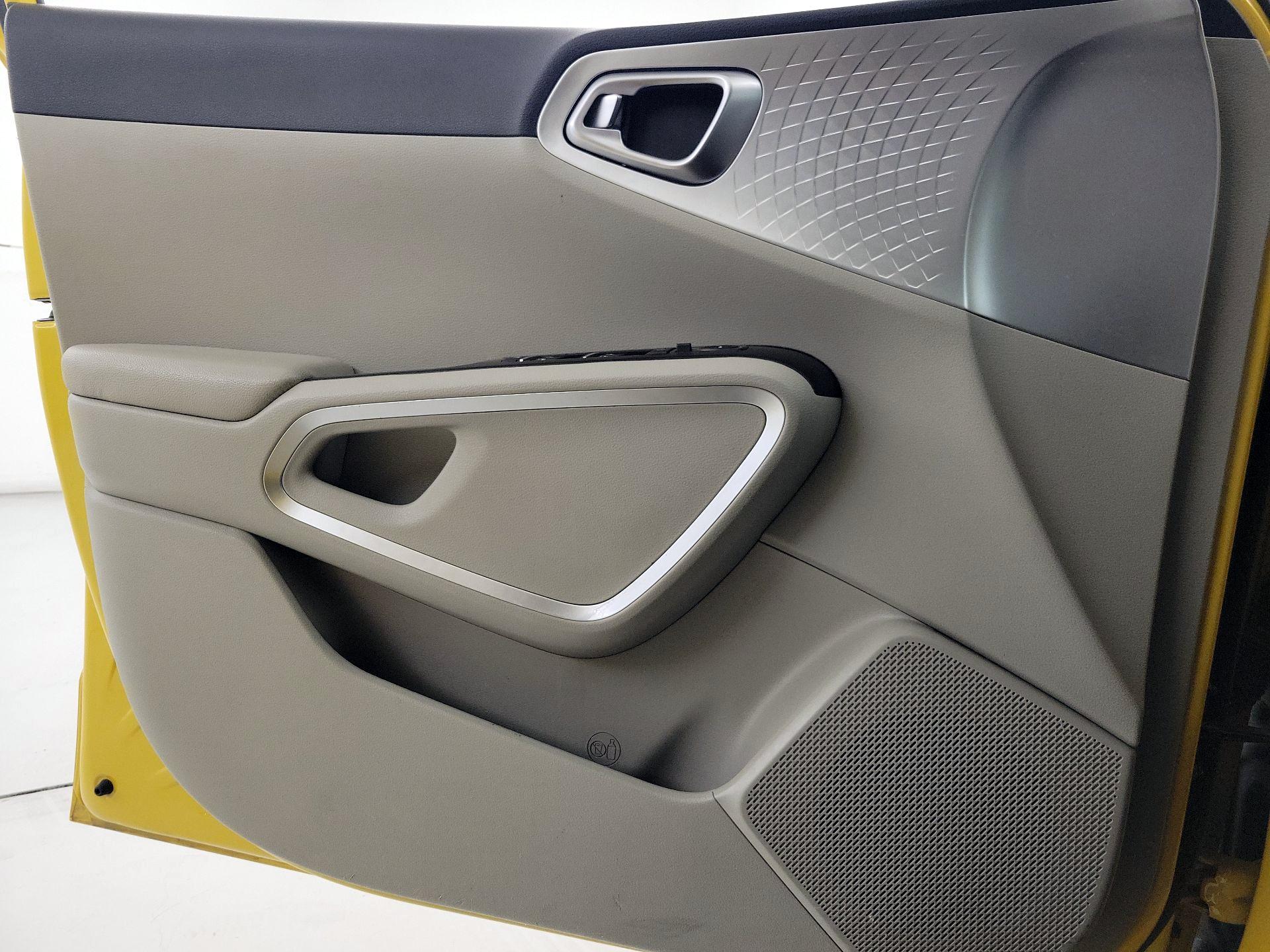 Thumbnail: 2020 Kia Soul - 12