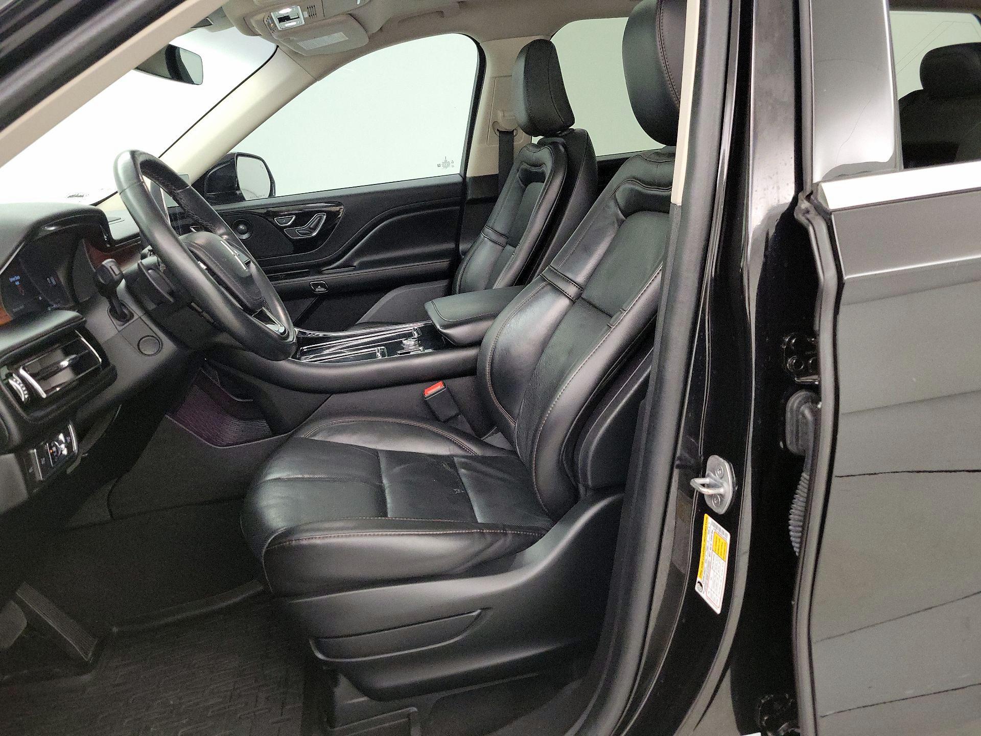 Thumbnail: 2023 Lincoln Aviator - 11