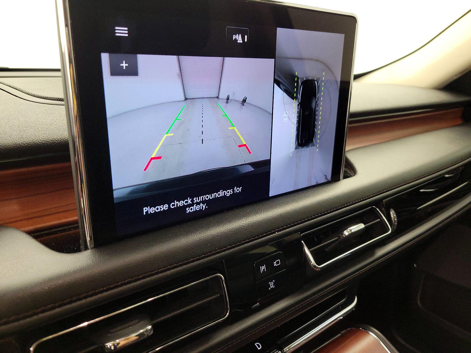 Thumbnail: 2023 Lincoln Aviator - 15