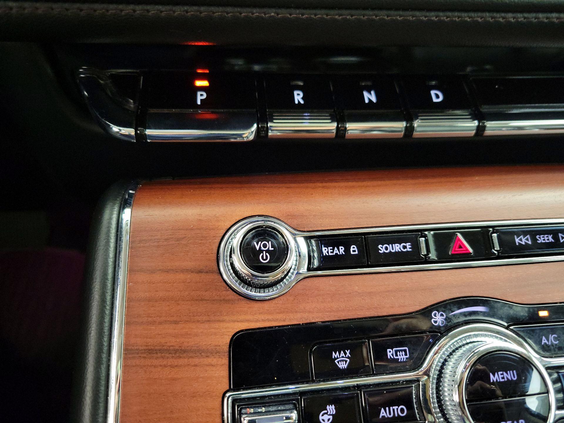 Thumbnail: 2023 Lincoln Aviator - 18