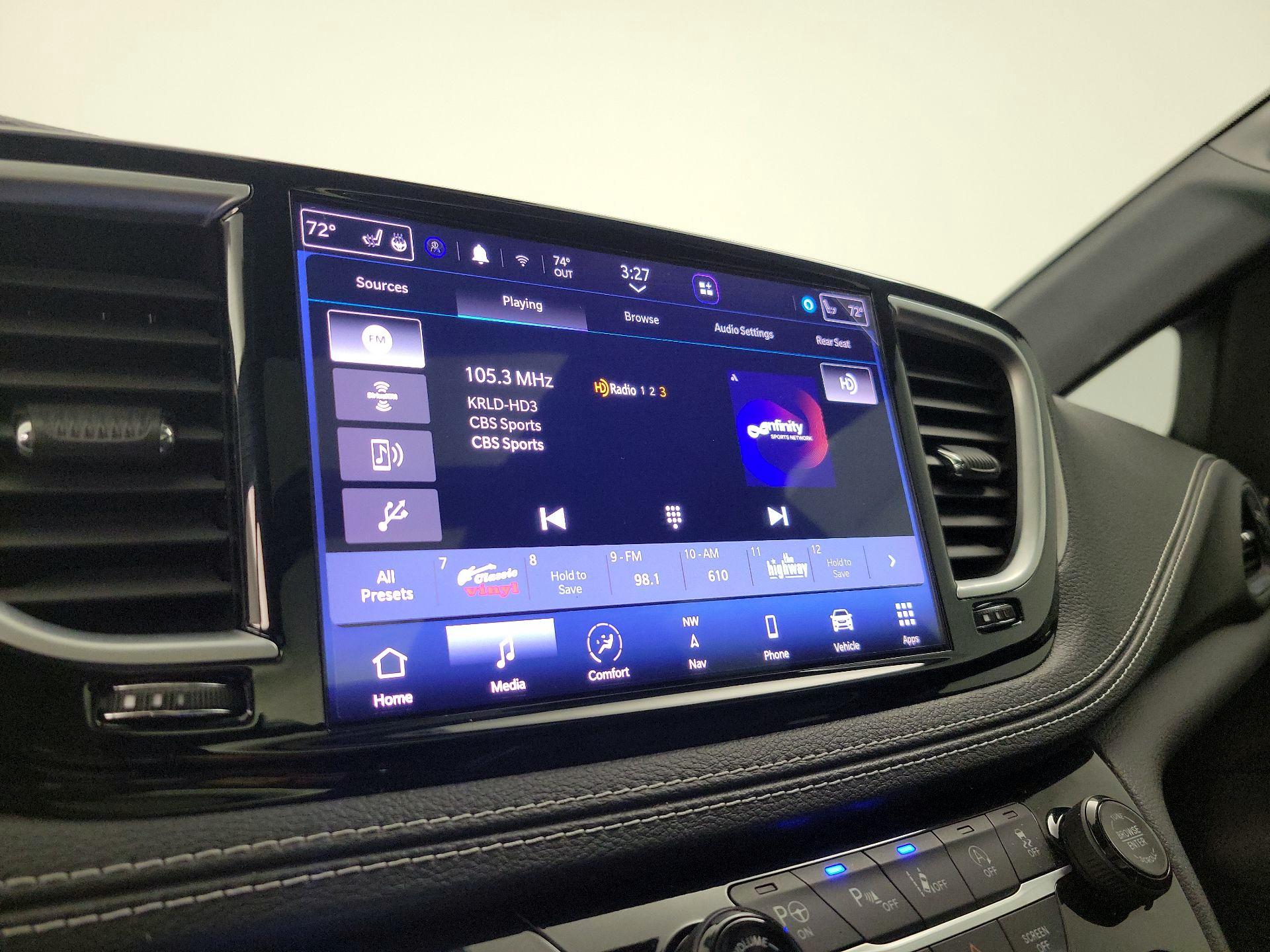 Thumbnail: 2023 Chrysler Pacifica - 16