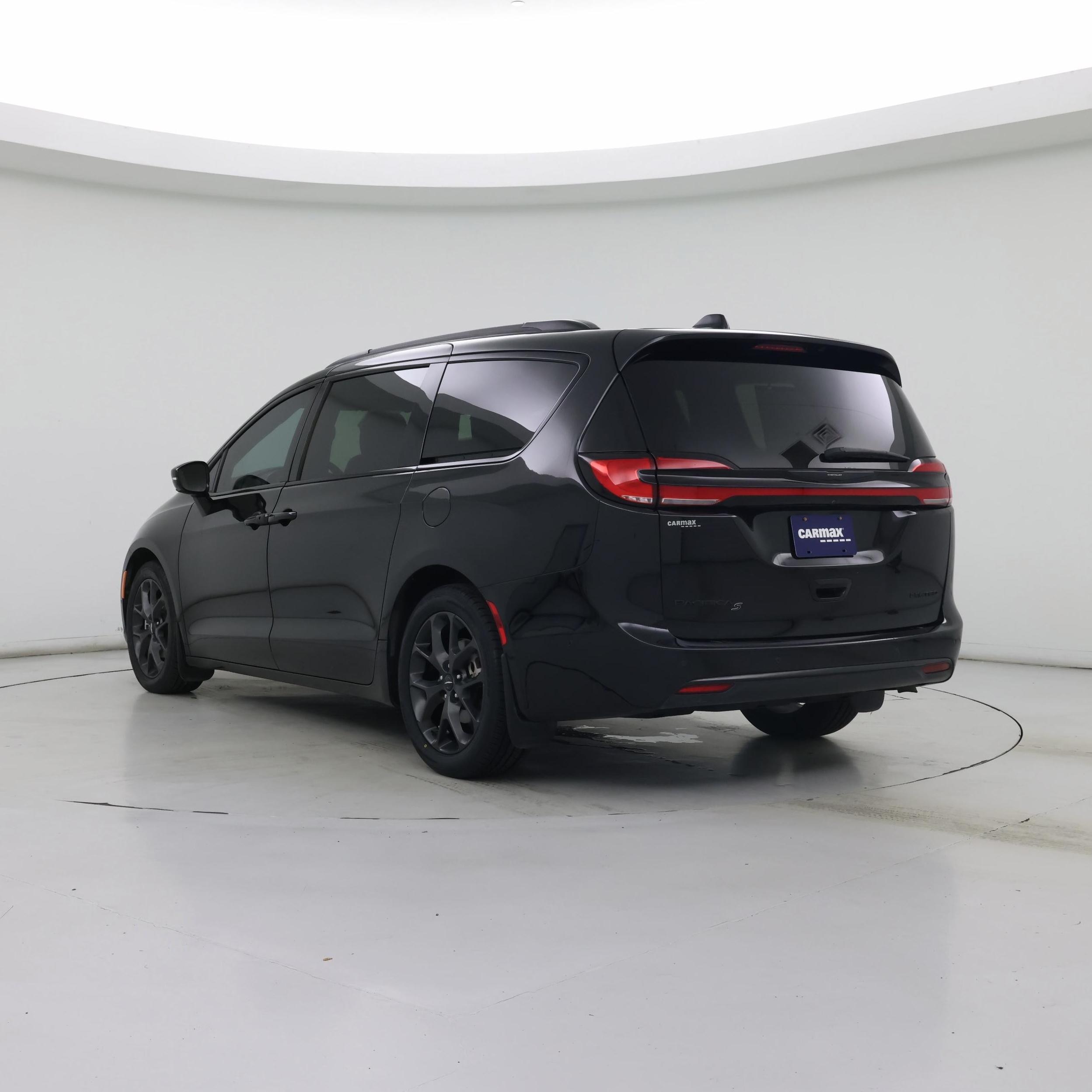 Thumbnail: 2023 Chrysler Pacifica - 2
