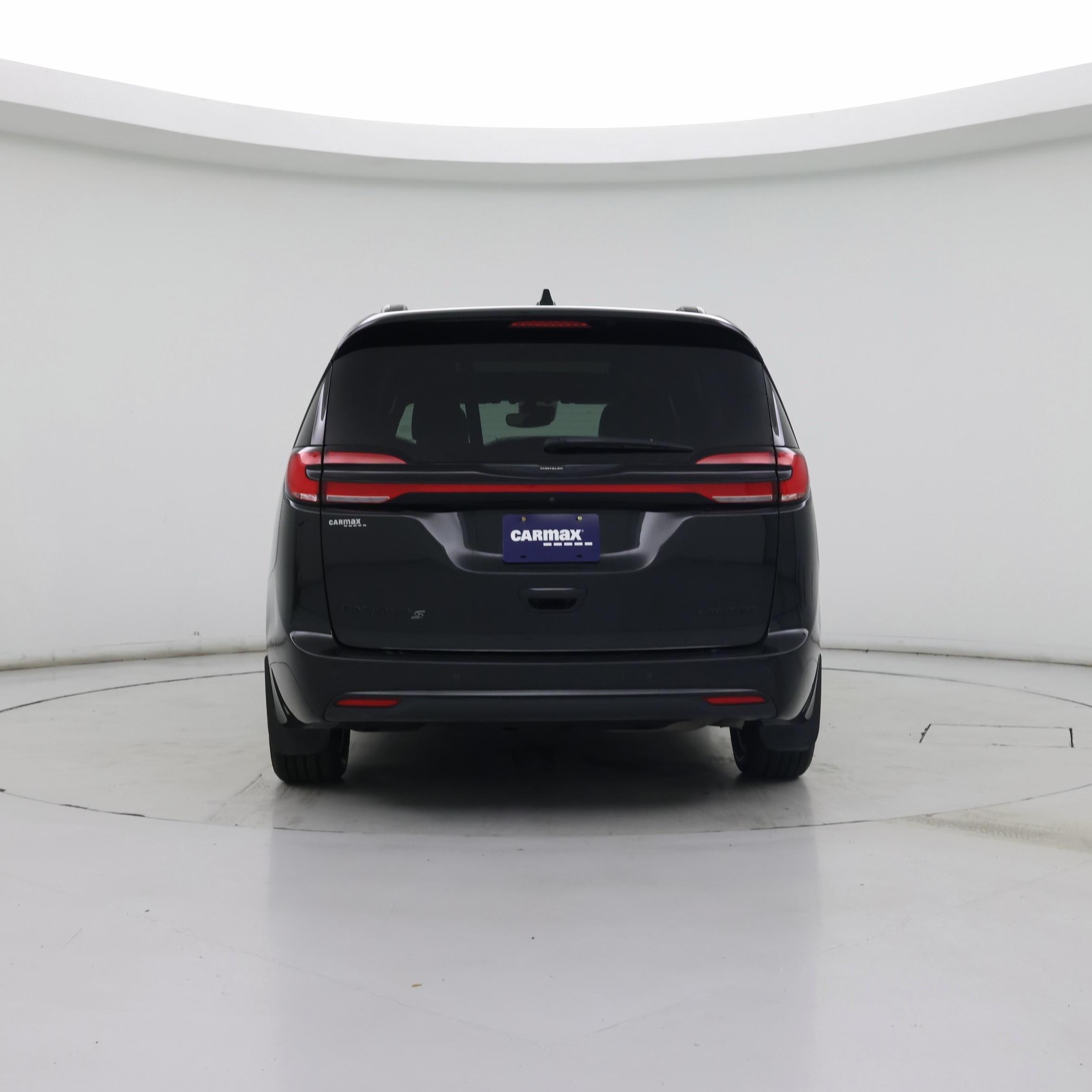 Thumbnail: 2023 Chrysler Pacifica - 6
