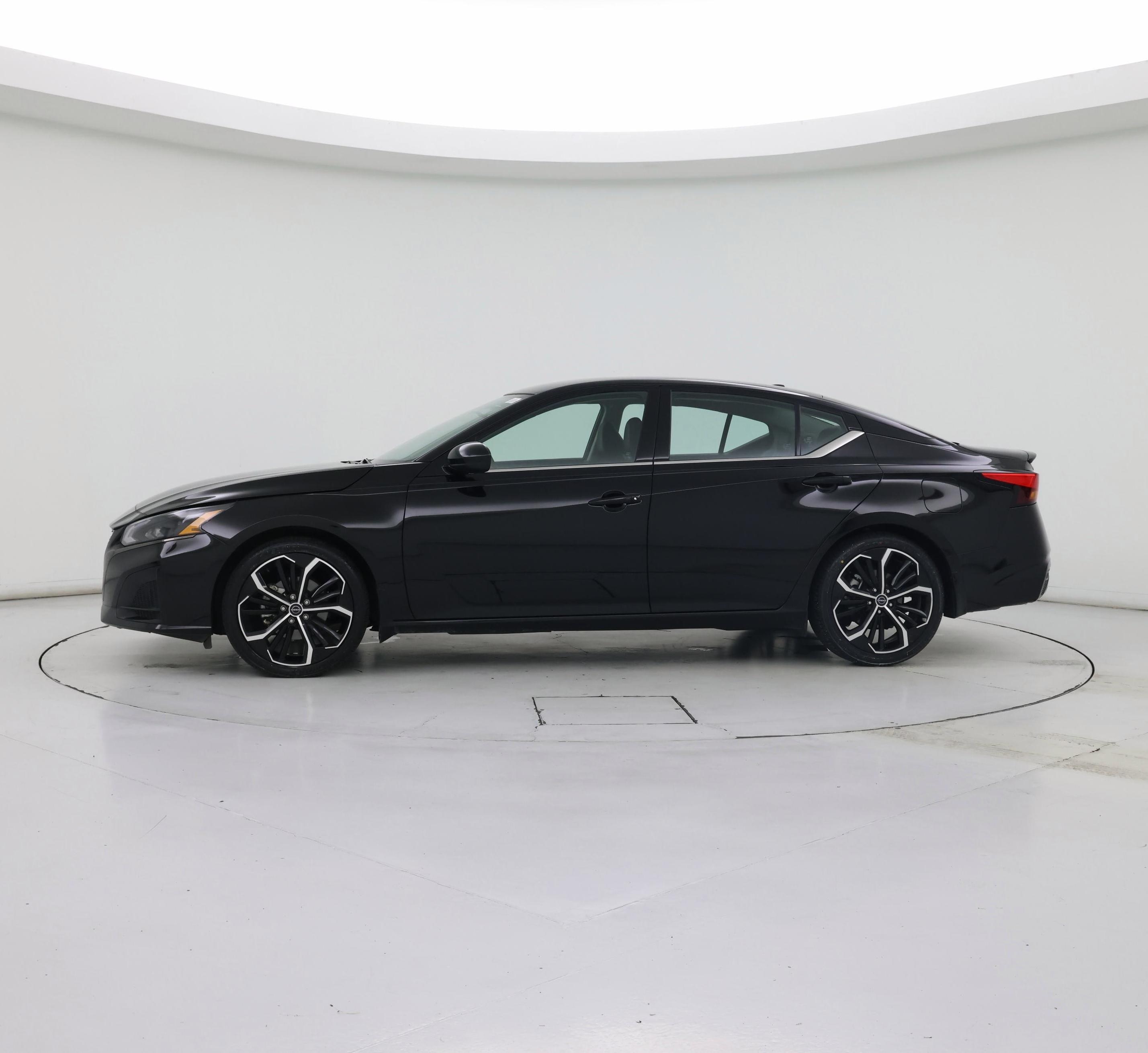 Thumbnail: 2023 Nissan Altima - 3