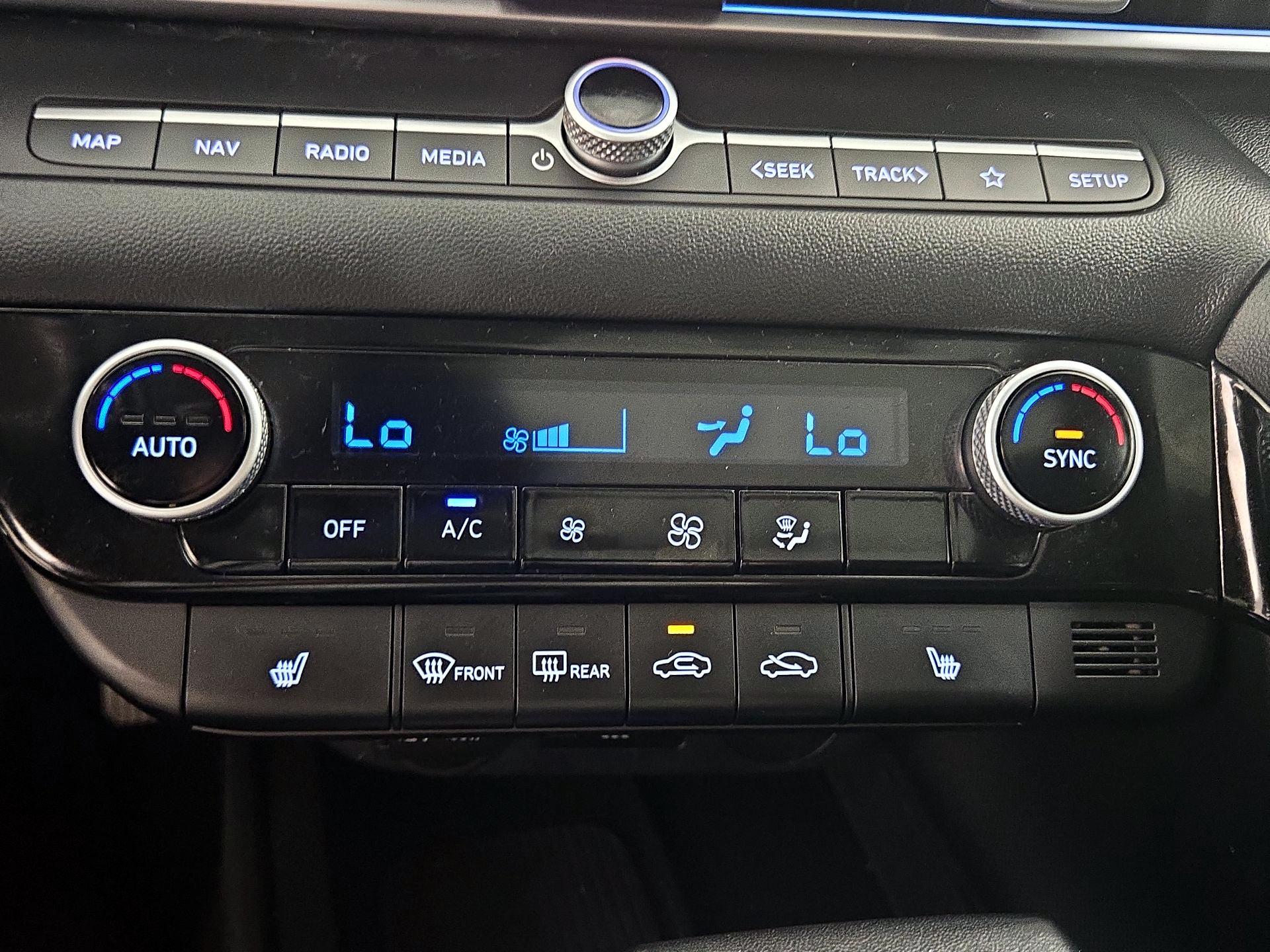Thumbnail: 2024 Hyundai Elantra - 17