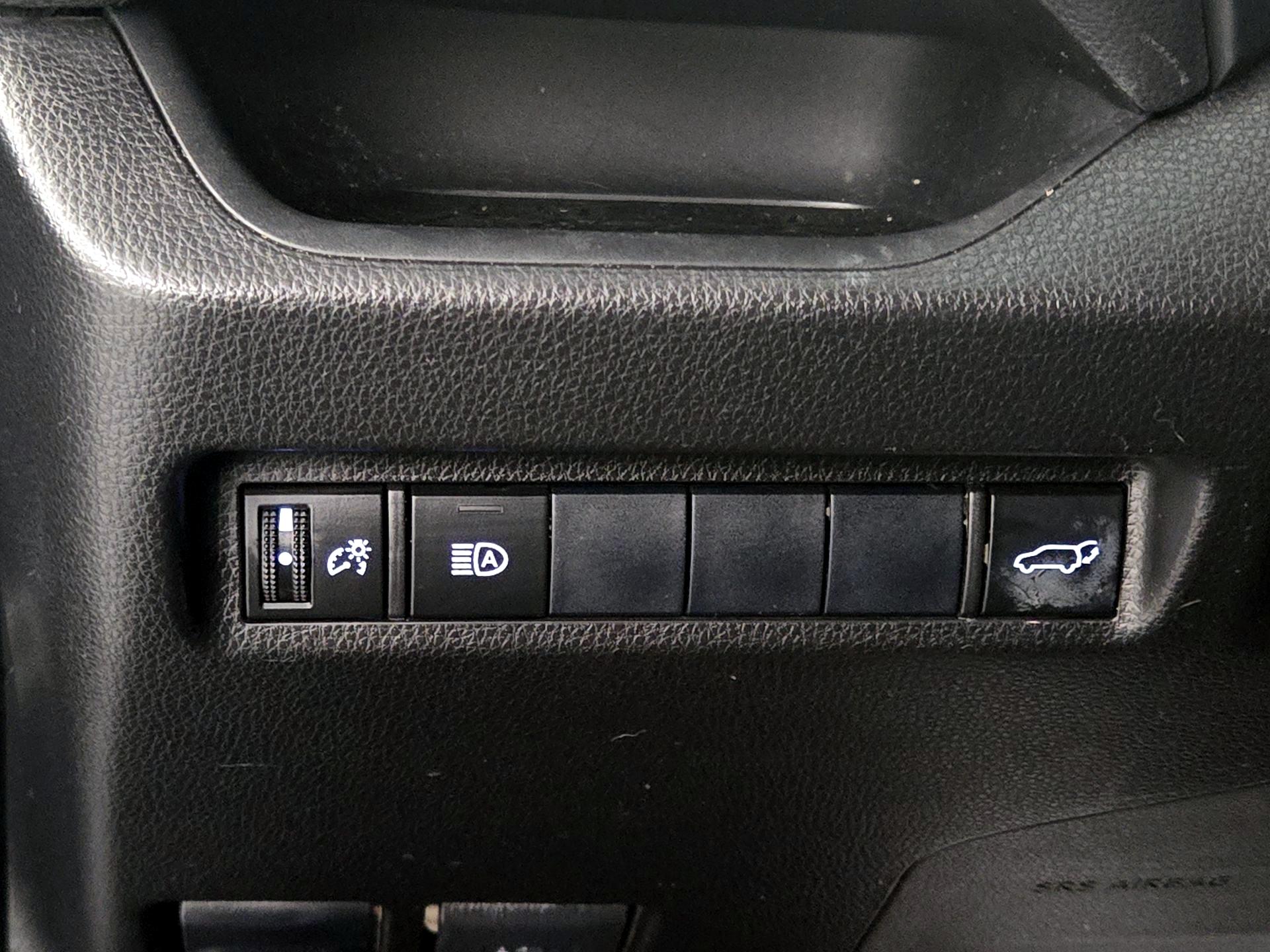 Thumbnail: 2020 Toyota RAV4 - 13