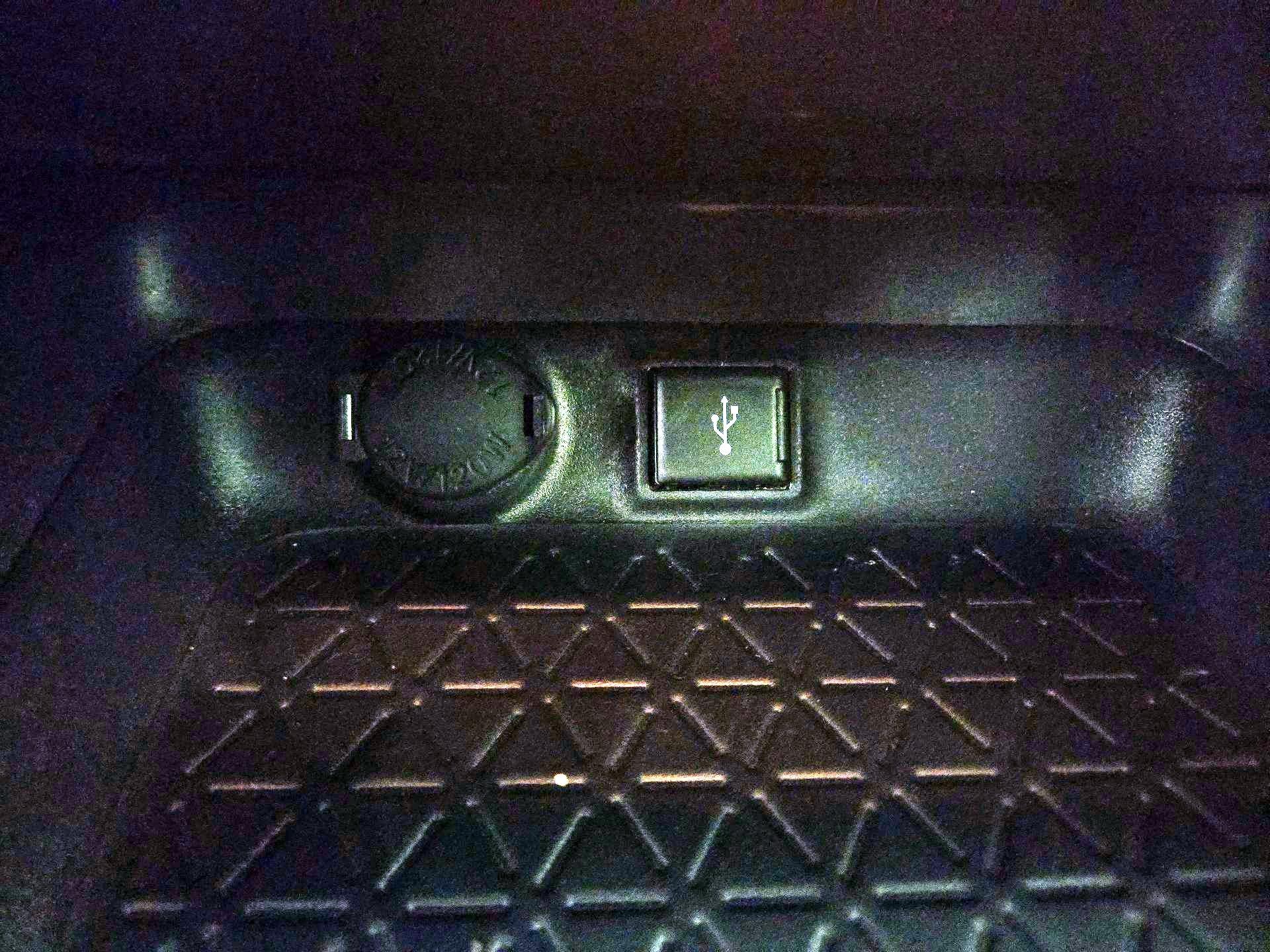 Thumbnail: 2020 Toyota RAV4 - 18