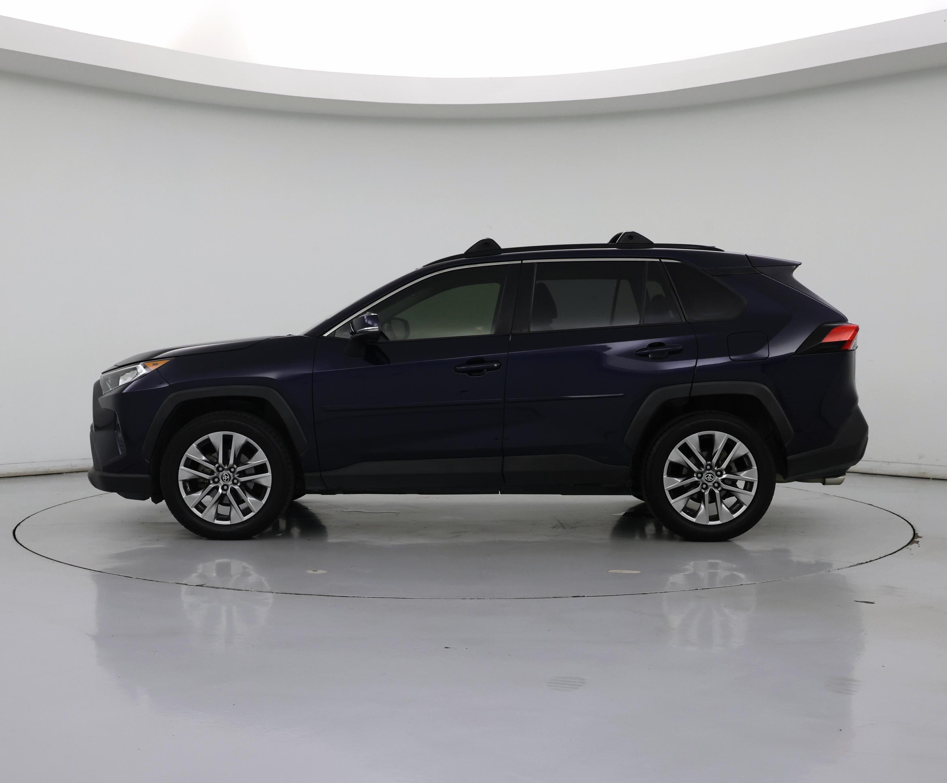 Thumbnail: 2020 Toyota RAV4 - 3