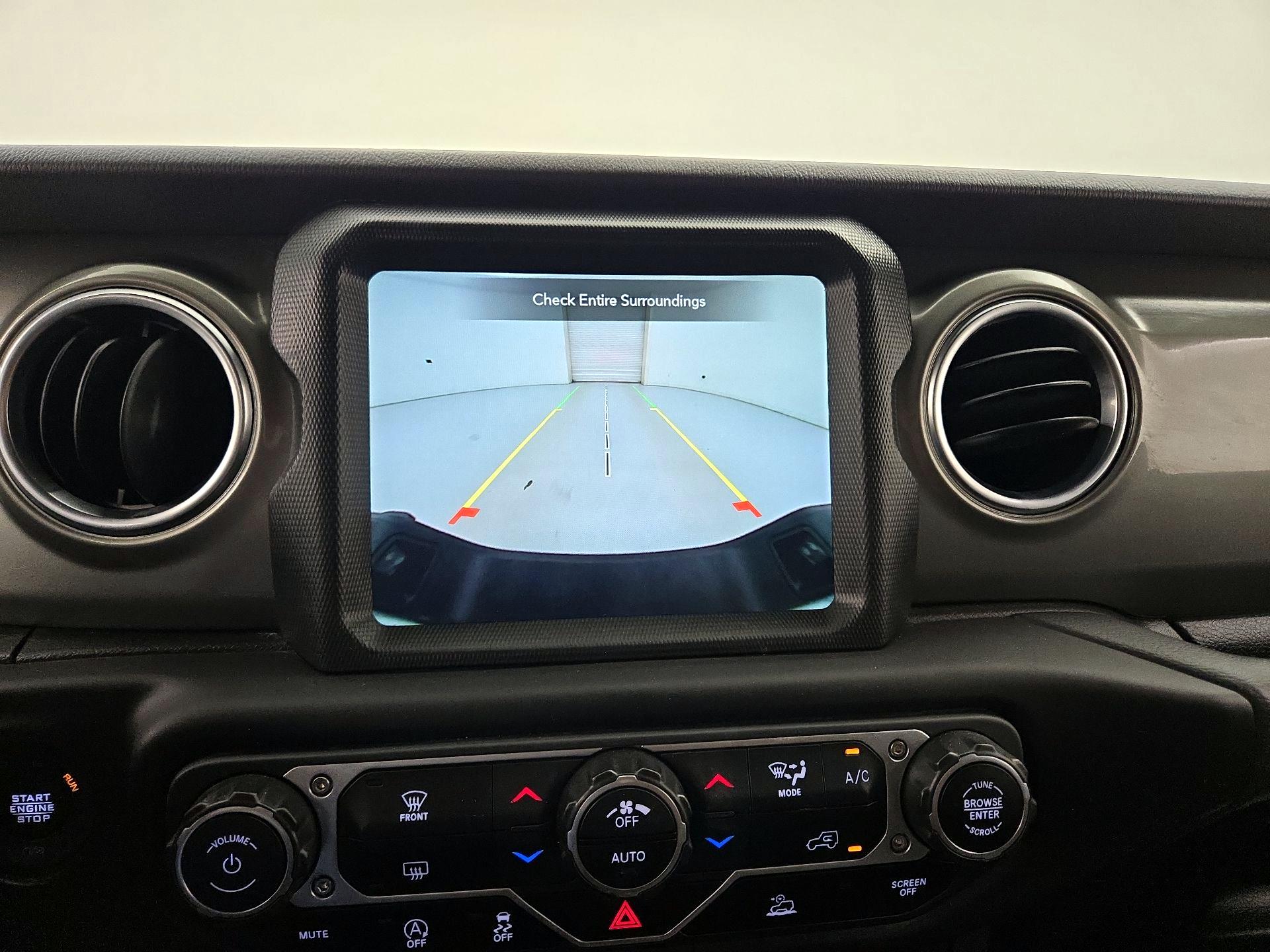 Thumbnail: 2023 Jeep Gladiator - 15