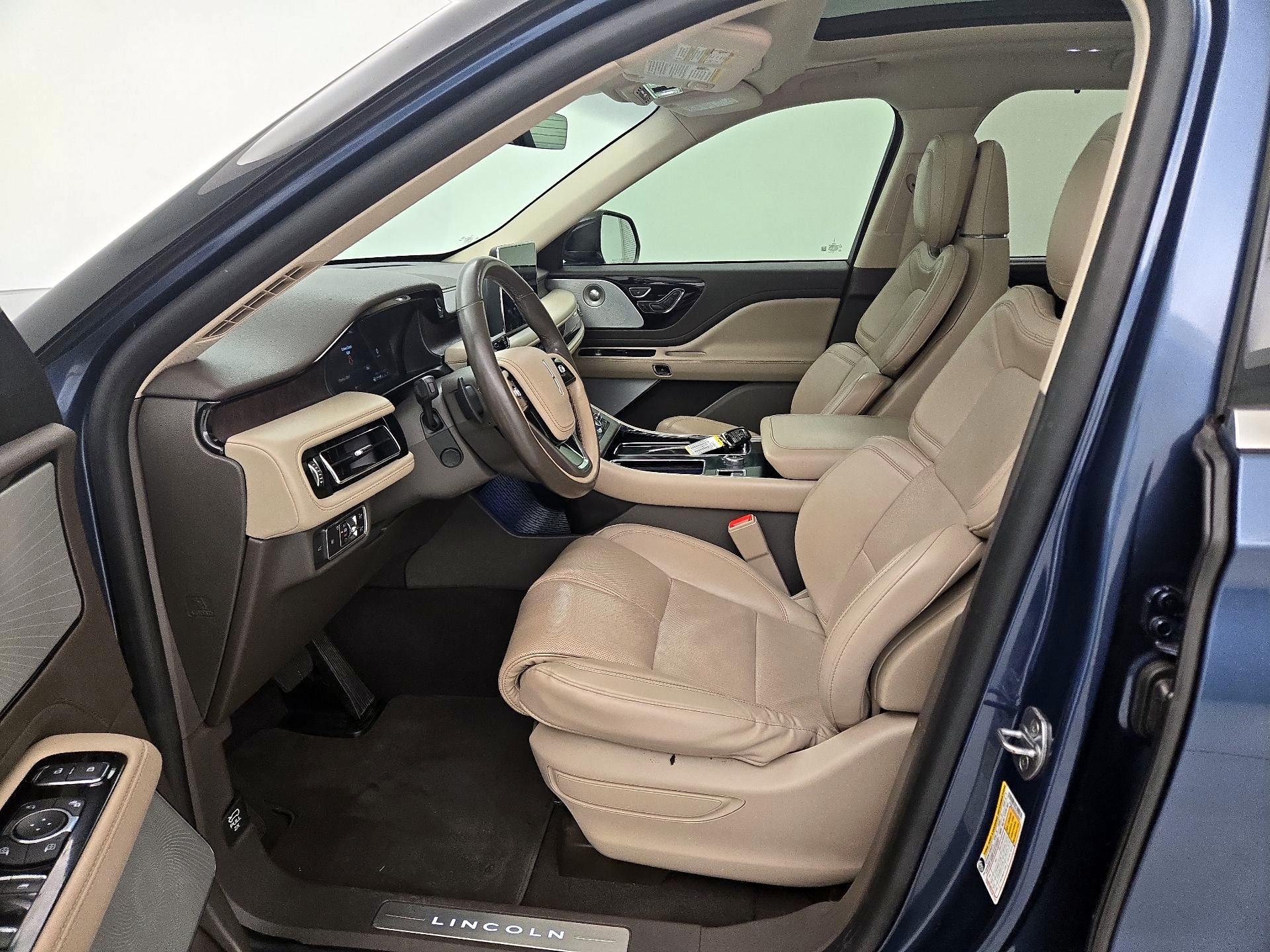 Thumbnail: 2020 Lincoln Aviator - 11