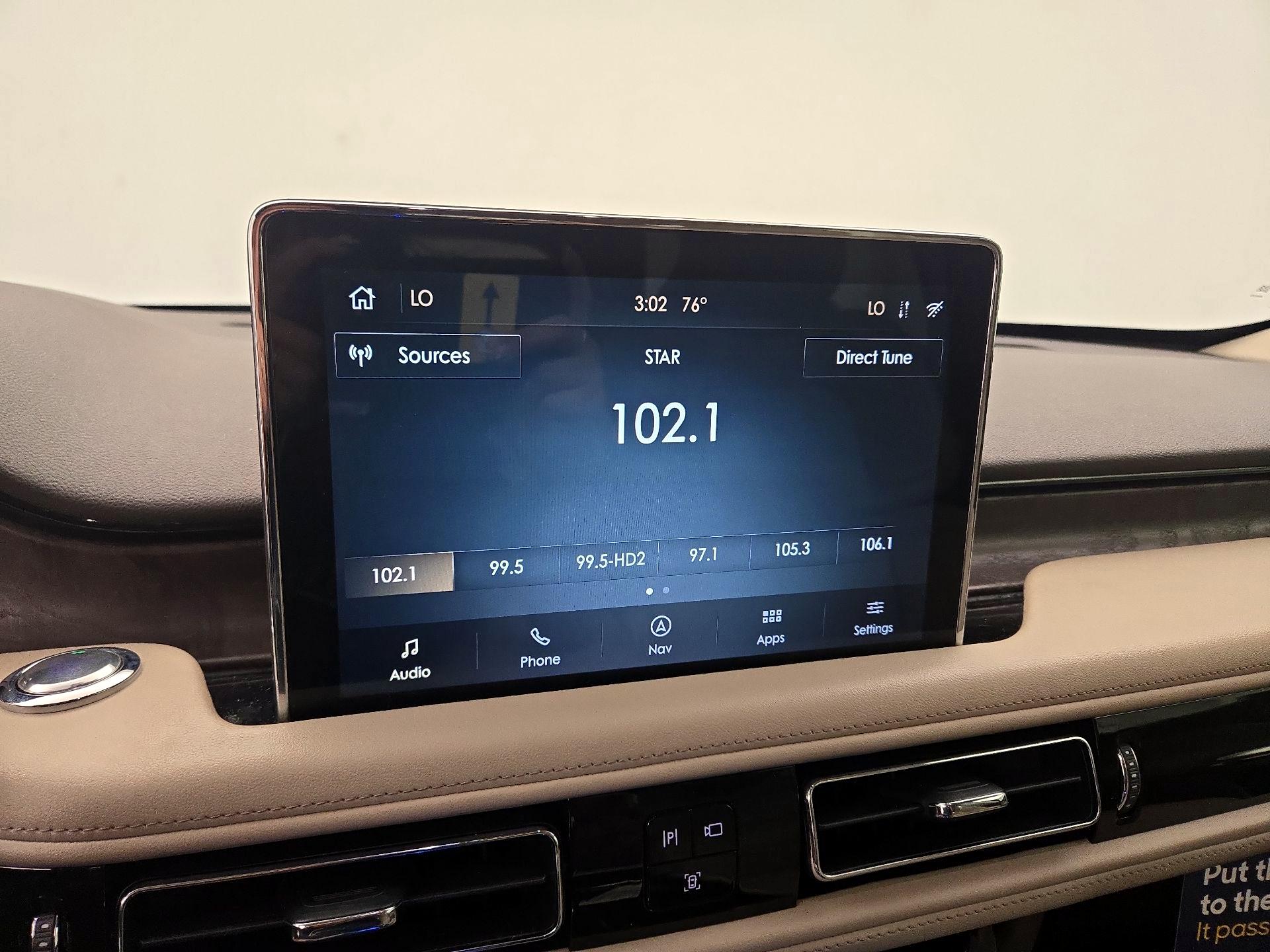 Thumbnail: 2020 Lincoln Aviator - 16