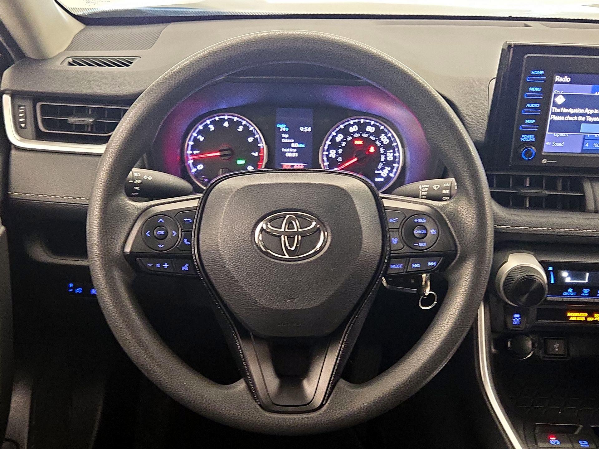 Thumbnail: 2021 Toyota RAV4 - 10