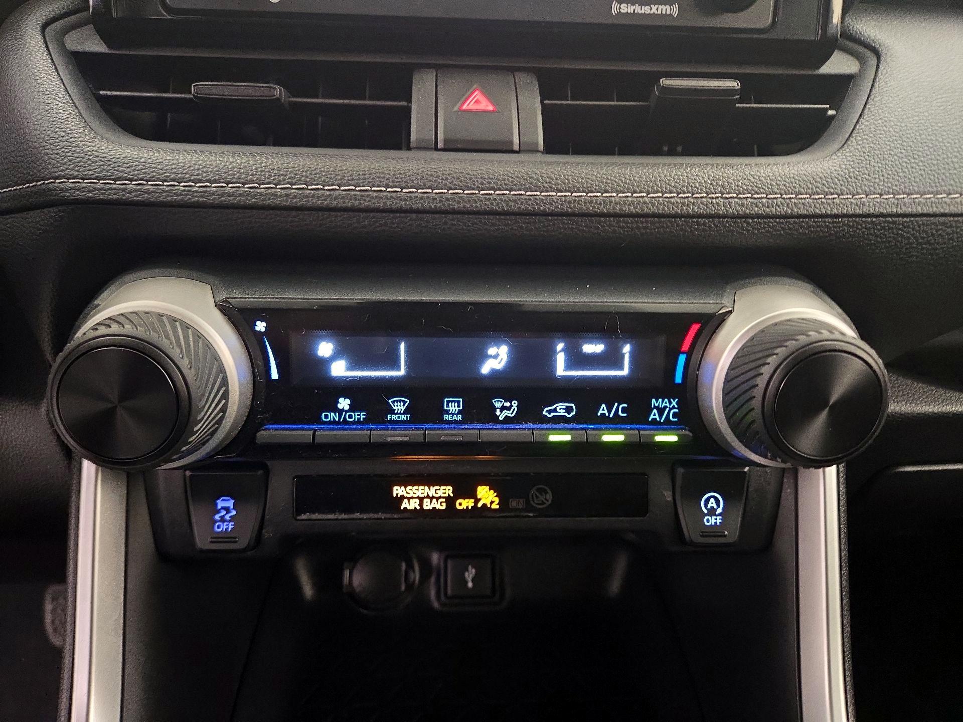 Thumbnail: 2021 Toyota RAV4 - 16