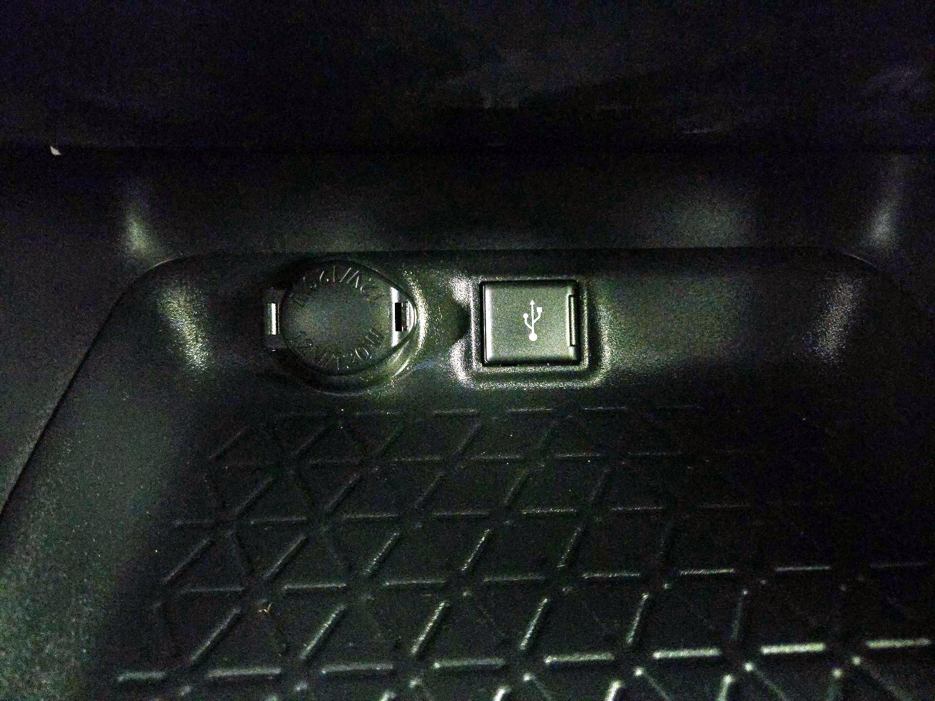 Thumbnail: 2021 Toyota RAV4 - 18