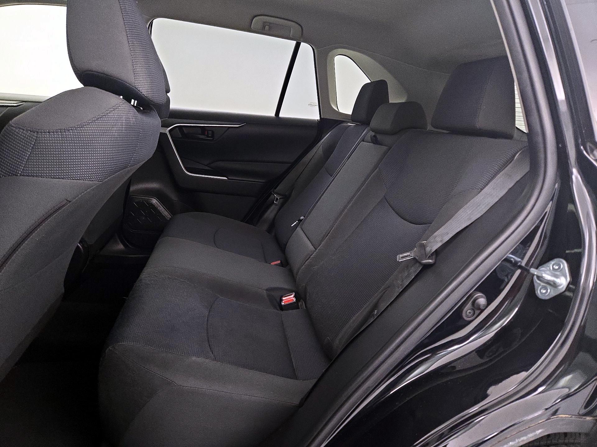 Thumbnail: 2021 Toyota RAV4 - 19