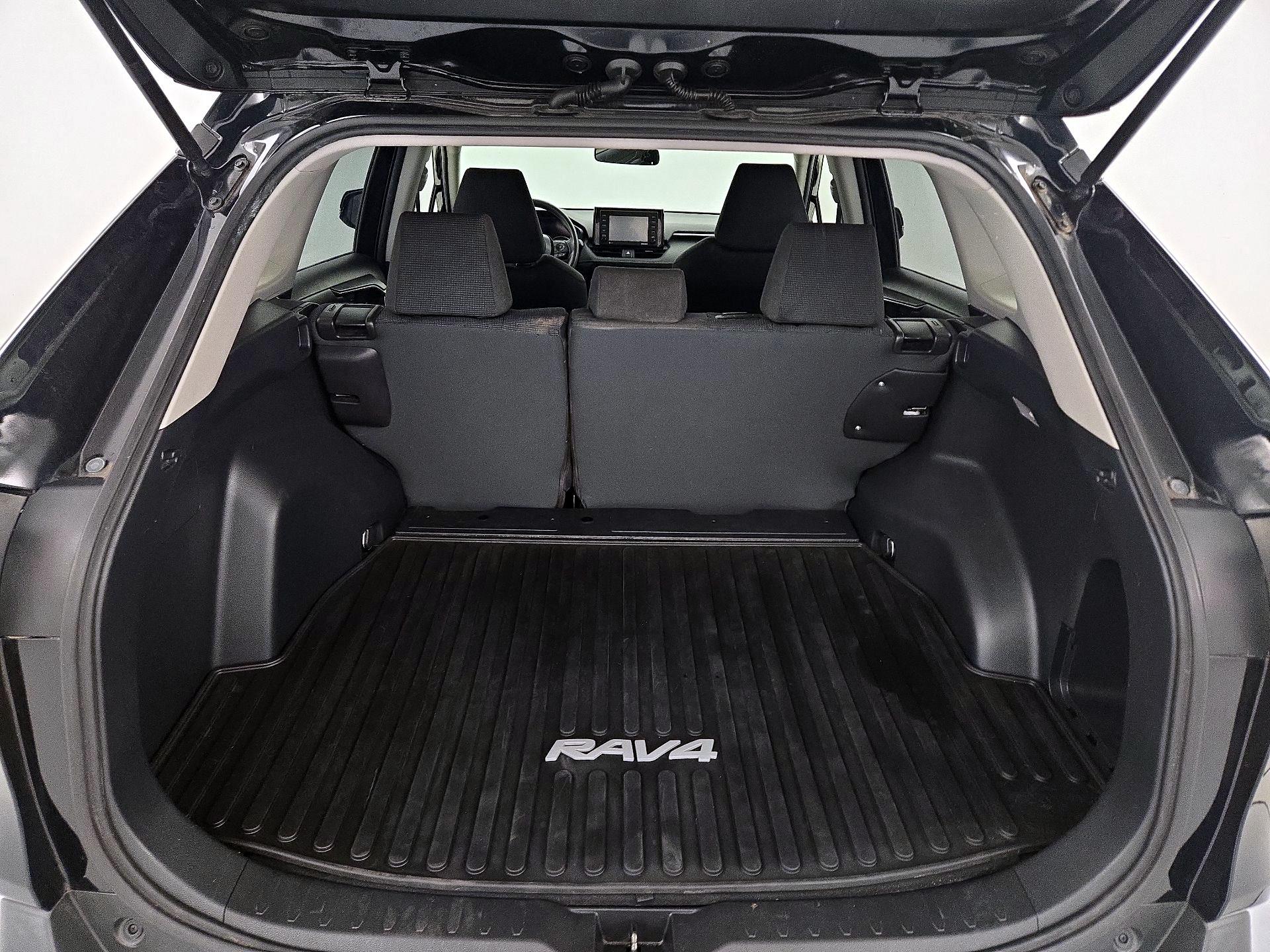 Thumbnail: 2021 Toyota RAV4 - 20