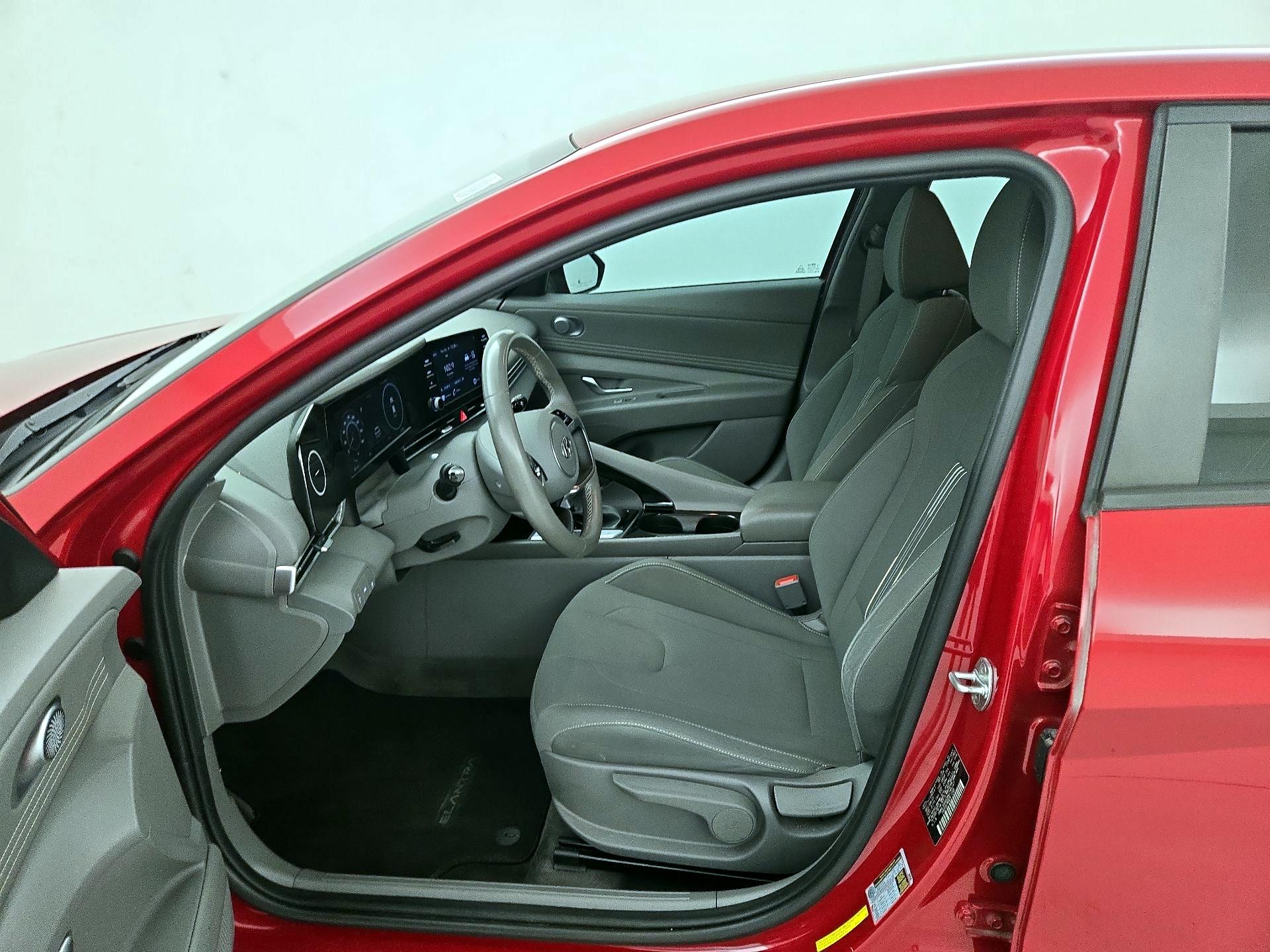 Thumbnail: 2022 Hyundai Elantra - 11