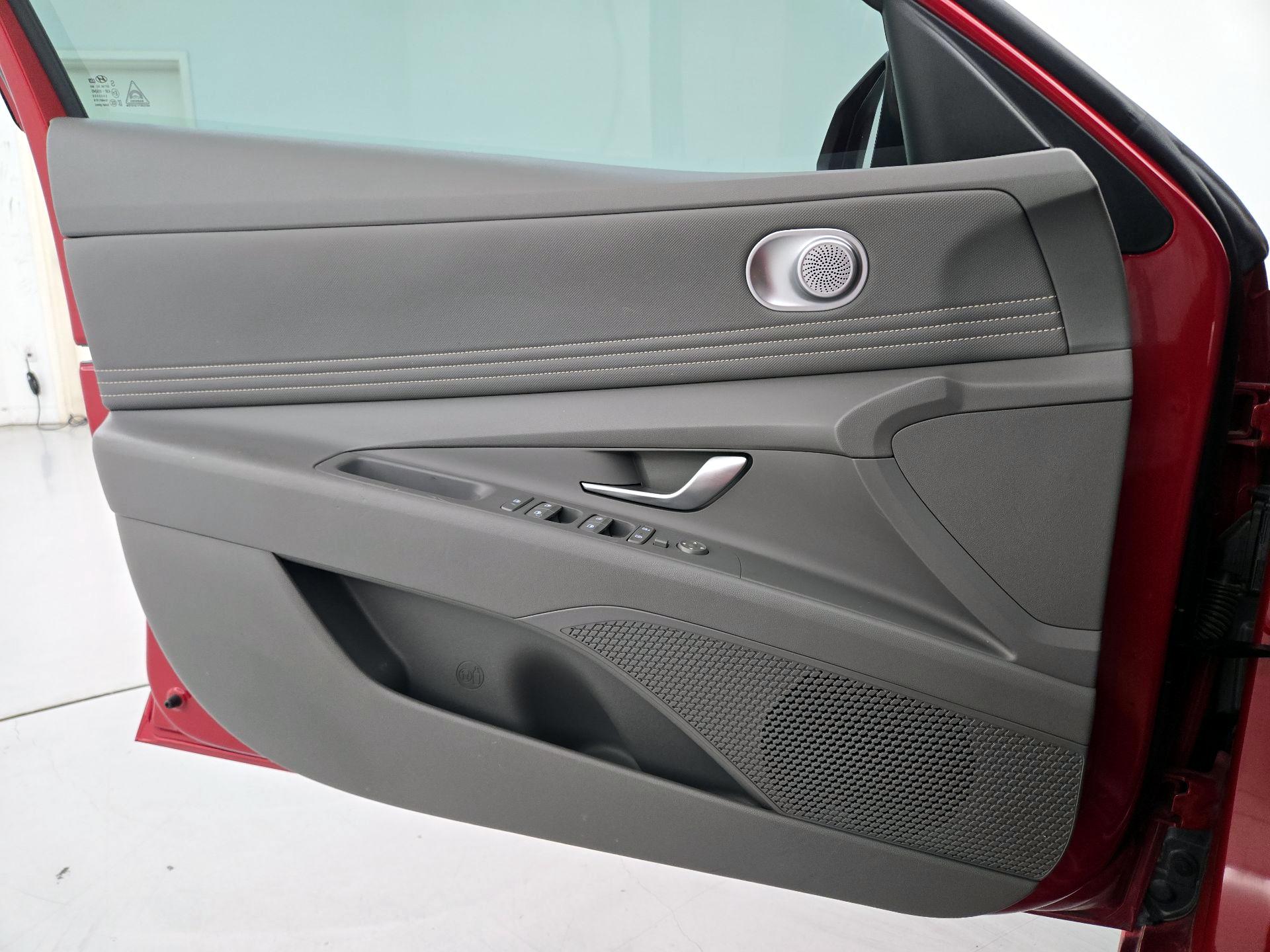 Thumbnail: 2022 Hyundai Elantra - 12