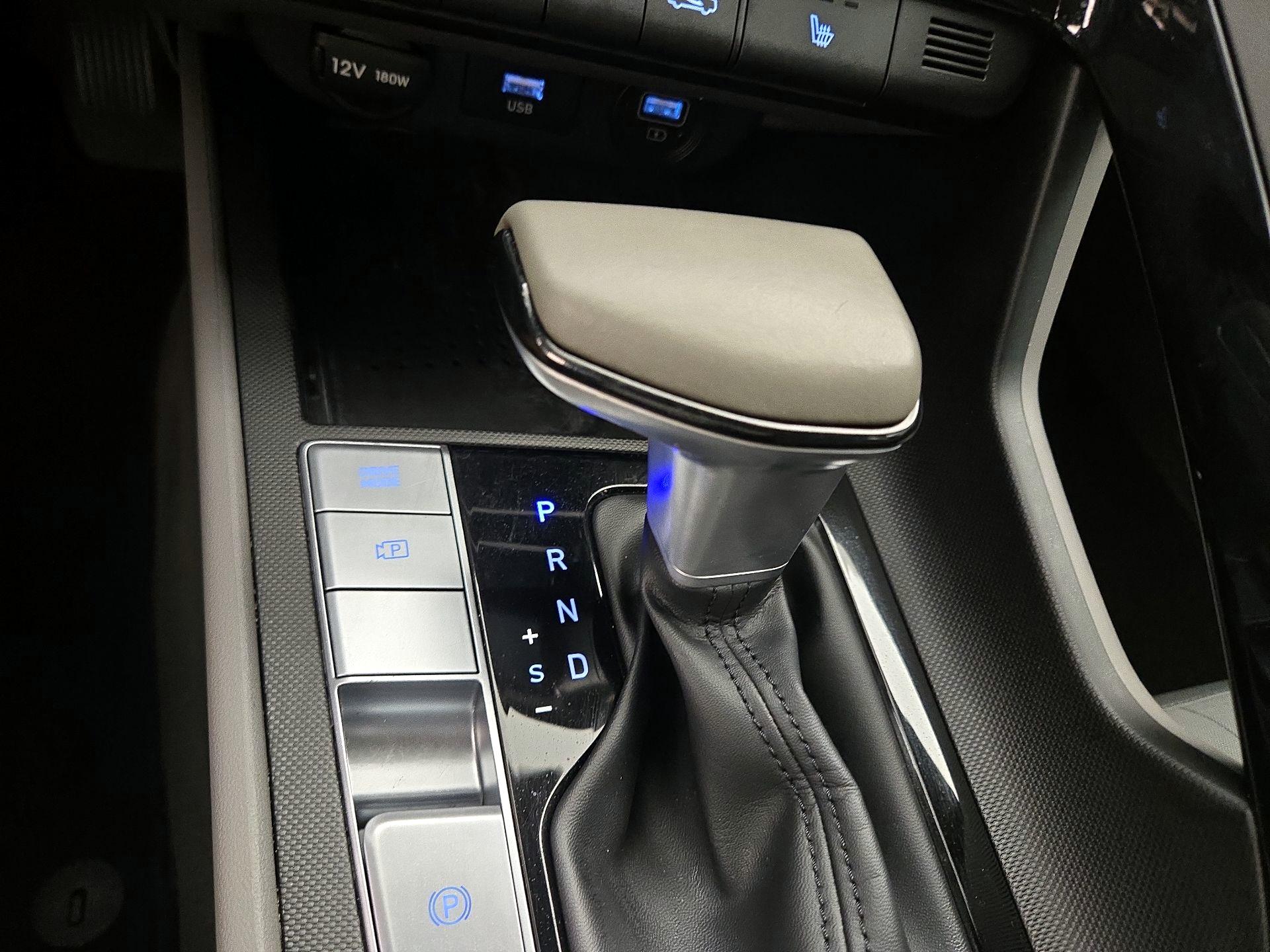 Thumbnail: 2022 Hyundai Elantra - 17