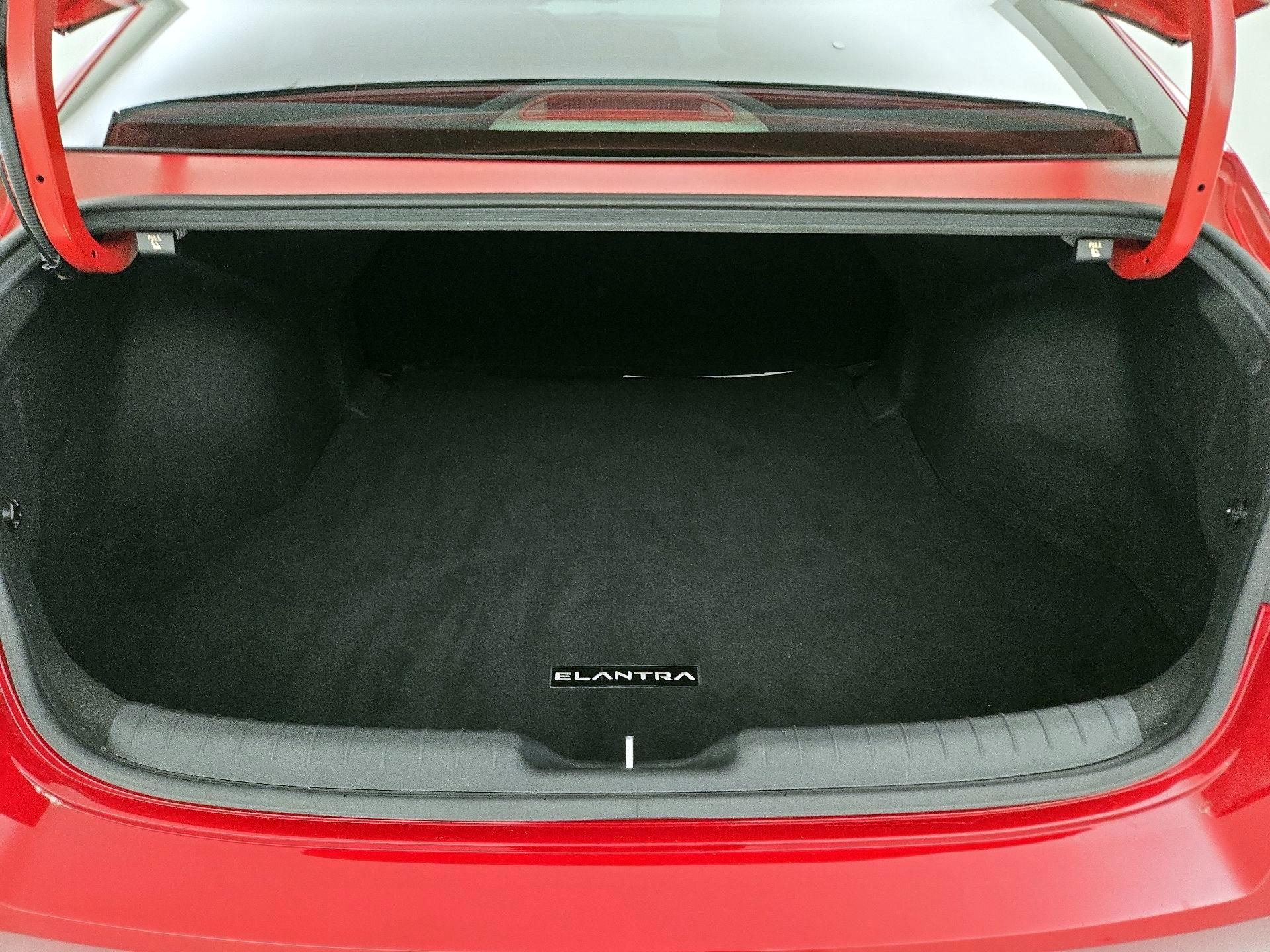 Thumbnail: 2022 Hyundai Elantra - 20