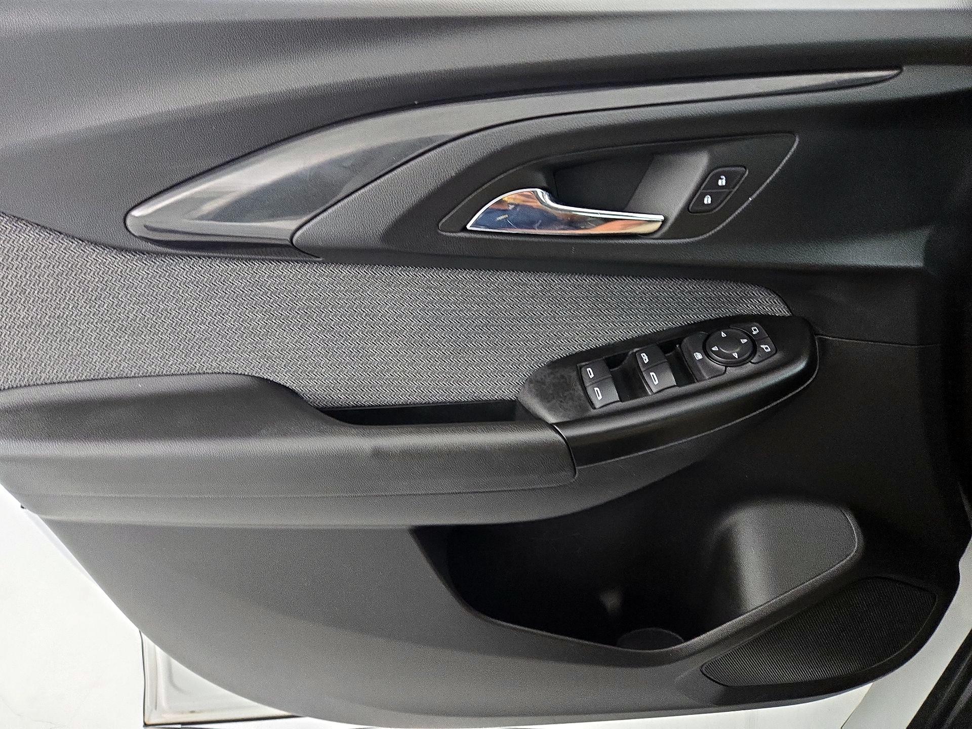 Thumbnail: 2023 Chevrolet TrailBlazer - 12