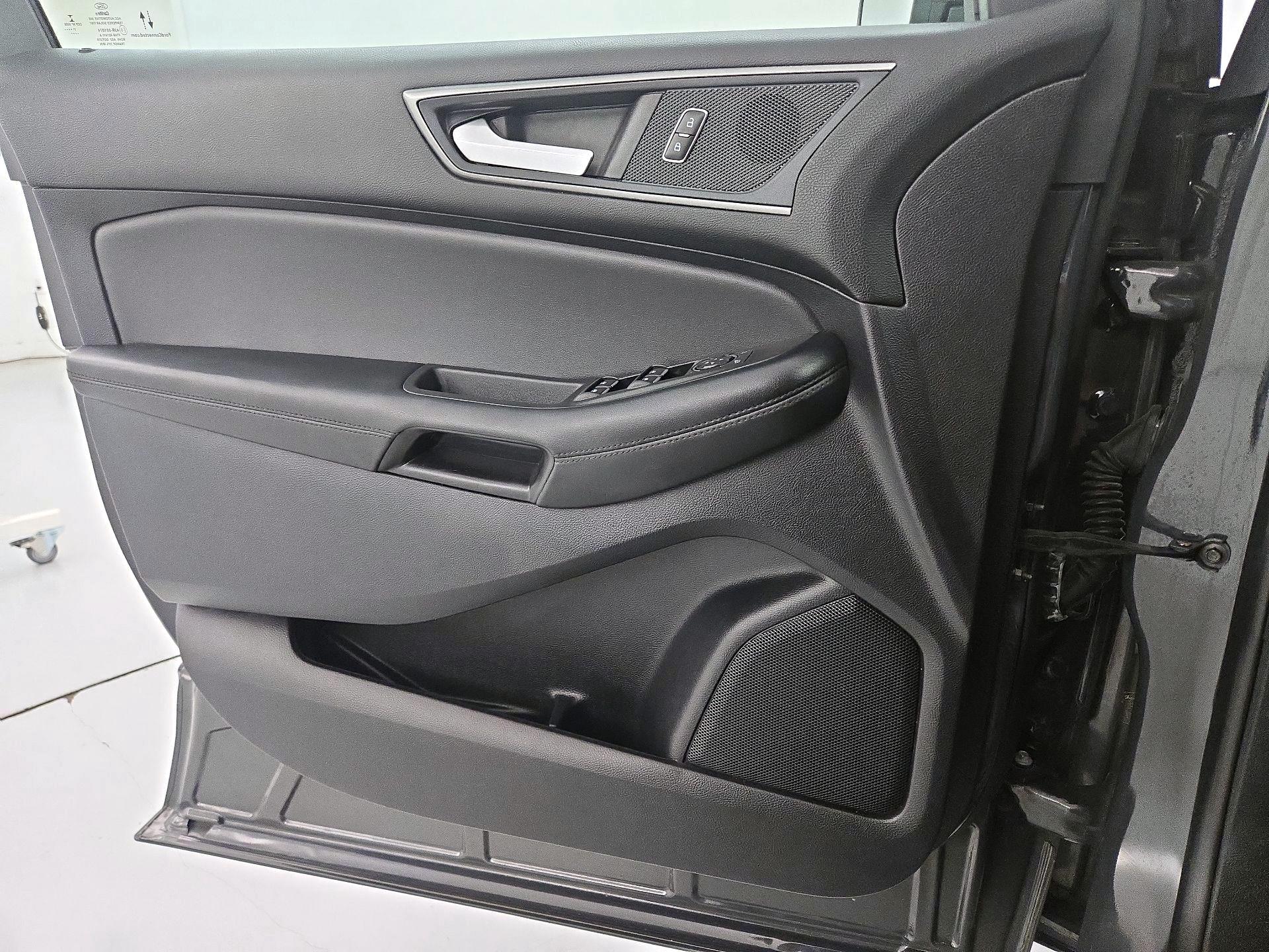 Thumbnail: 2021 Ford Edge - 12