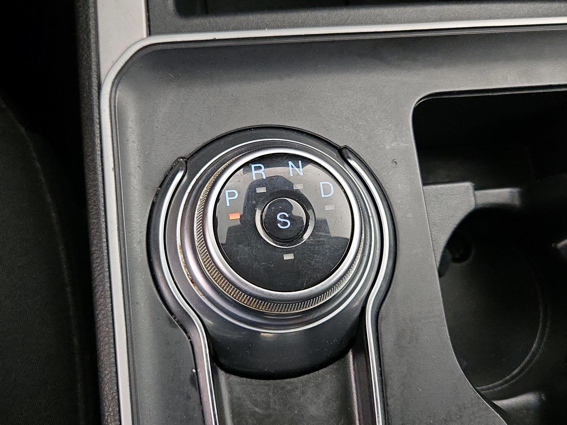 Thumbnail: 2021 Ford Edge - 17