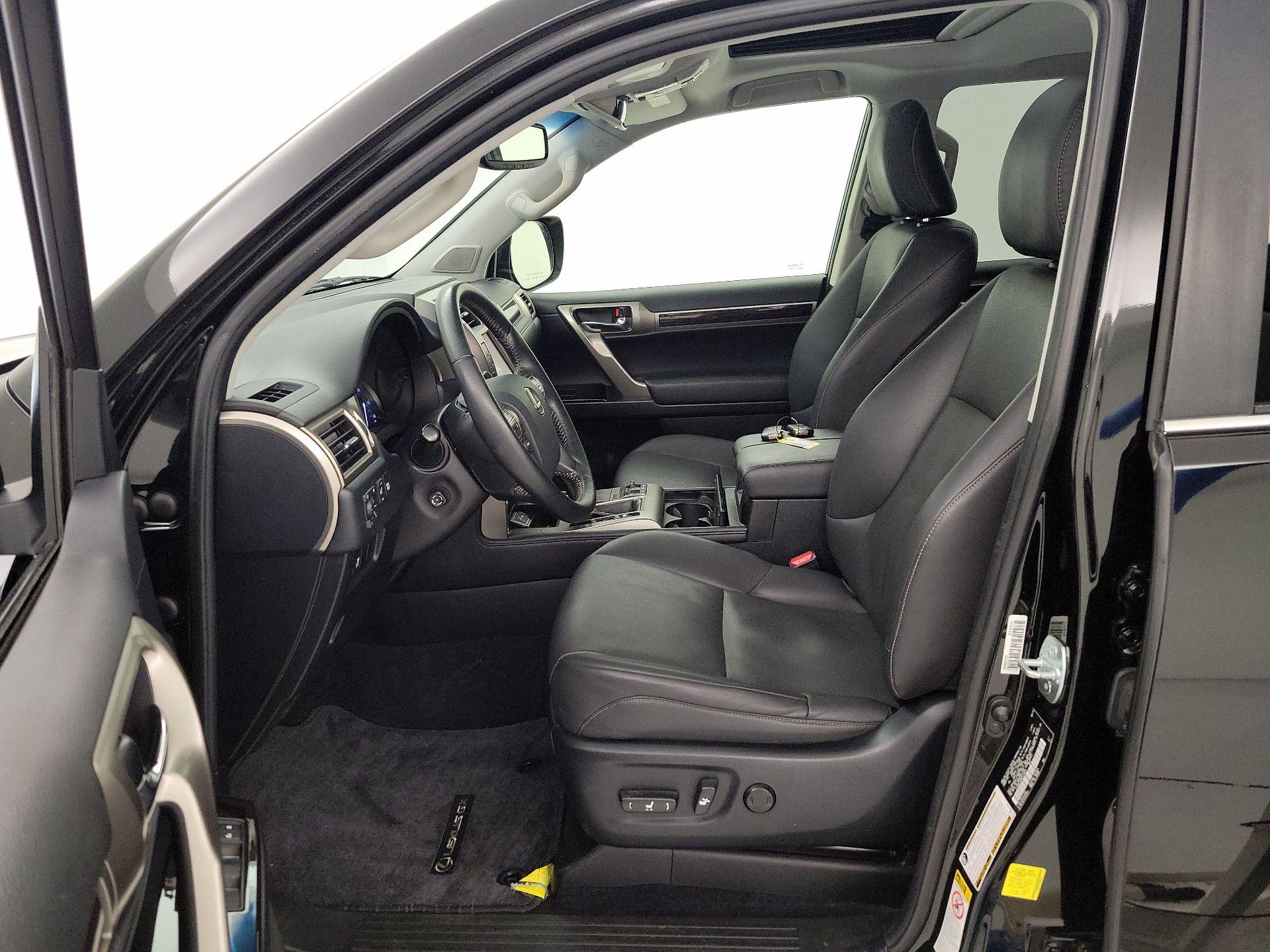 Thumbnail: 2016 Lexus GX - 11