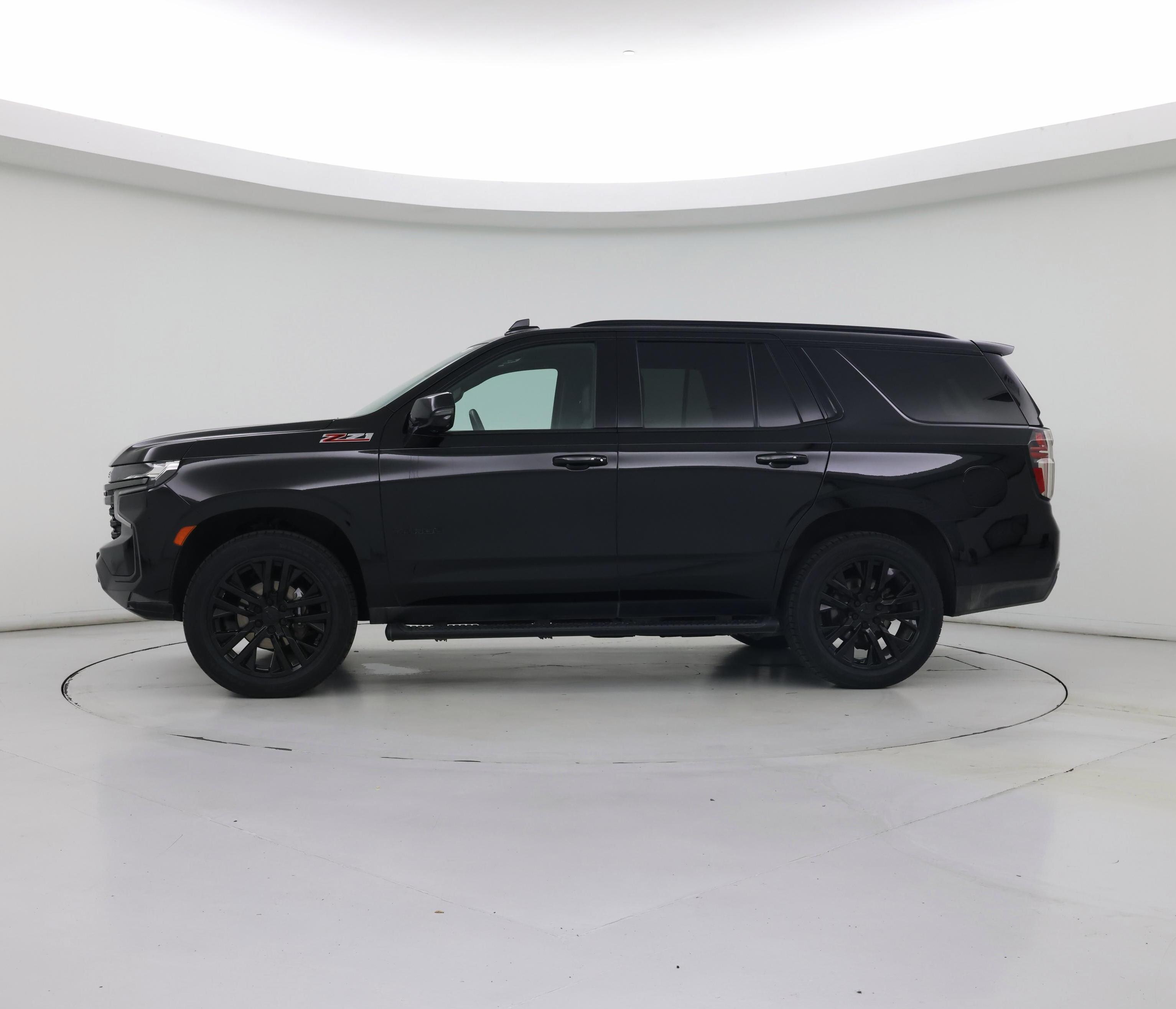 Thumbnail: 2022 Chevrolet Tahoe - 3