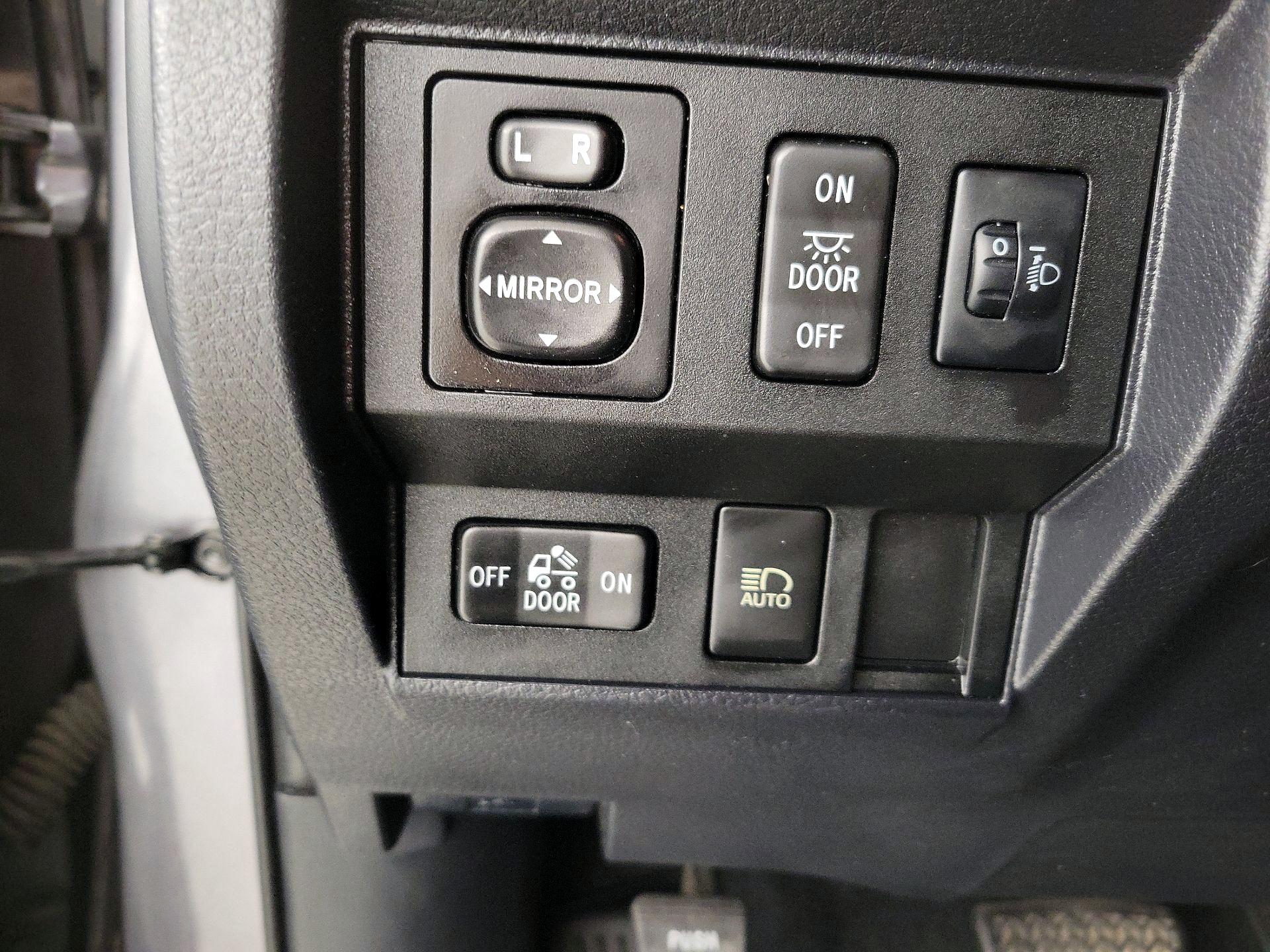 Thumbnail: 2018 Toyota Tundra - 13