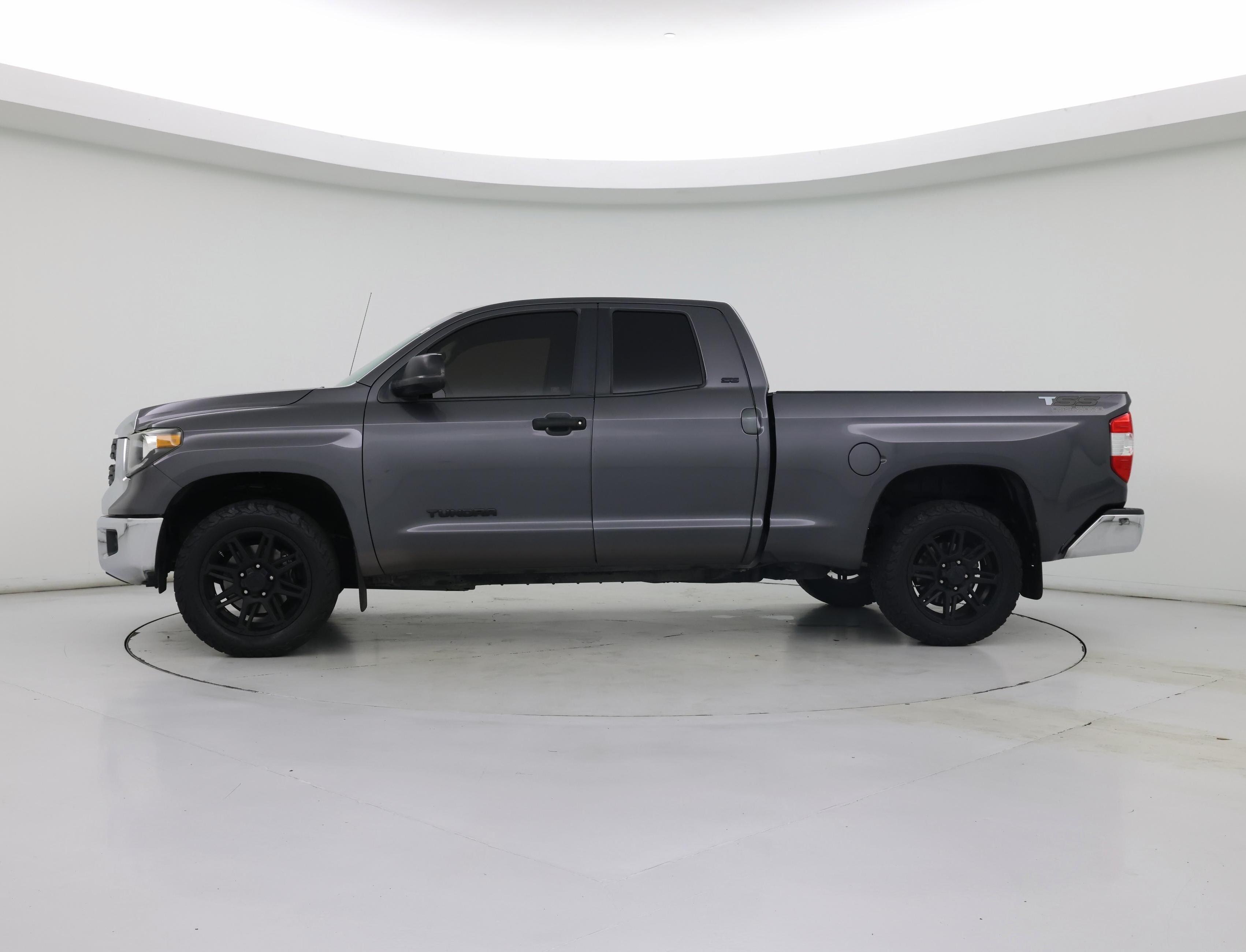 Thumbnail: 2018 Toyota Tundra - 3