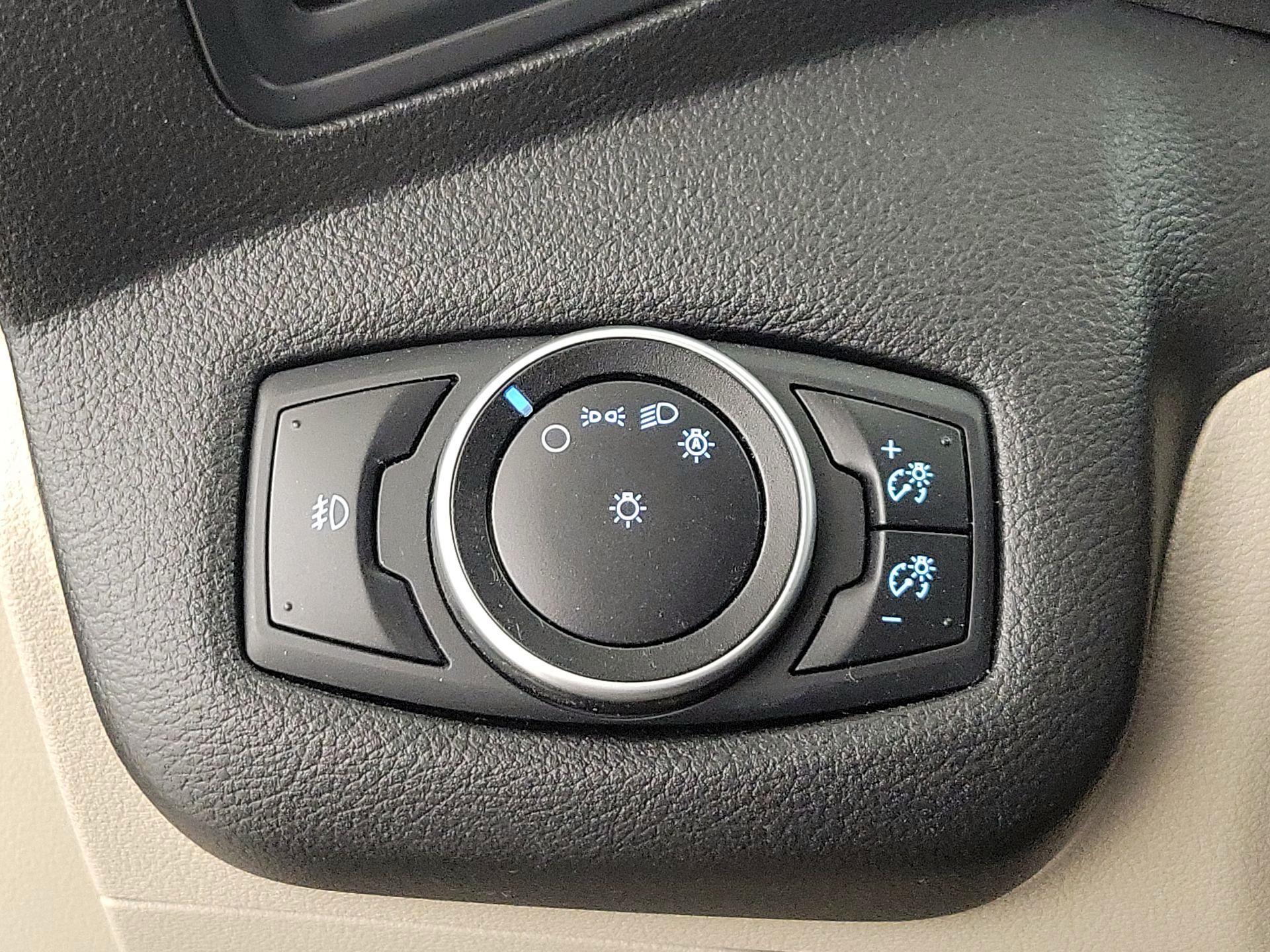 Thumbnail: 2015 Ford Escape - 13