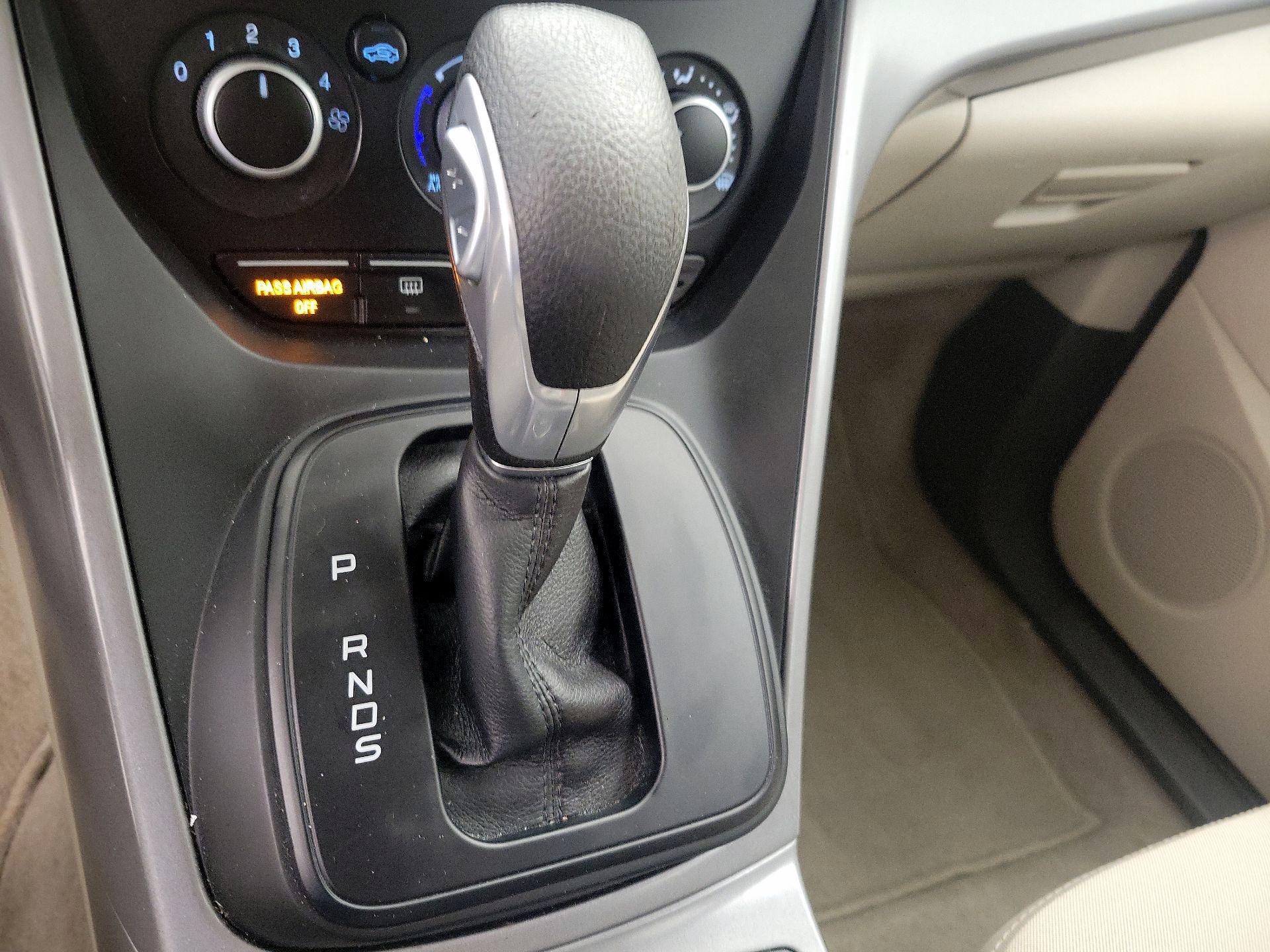 Thumbnail: 2015 Ford Escape - 17