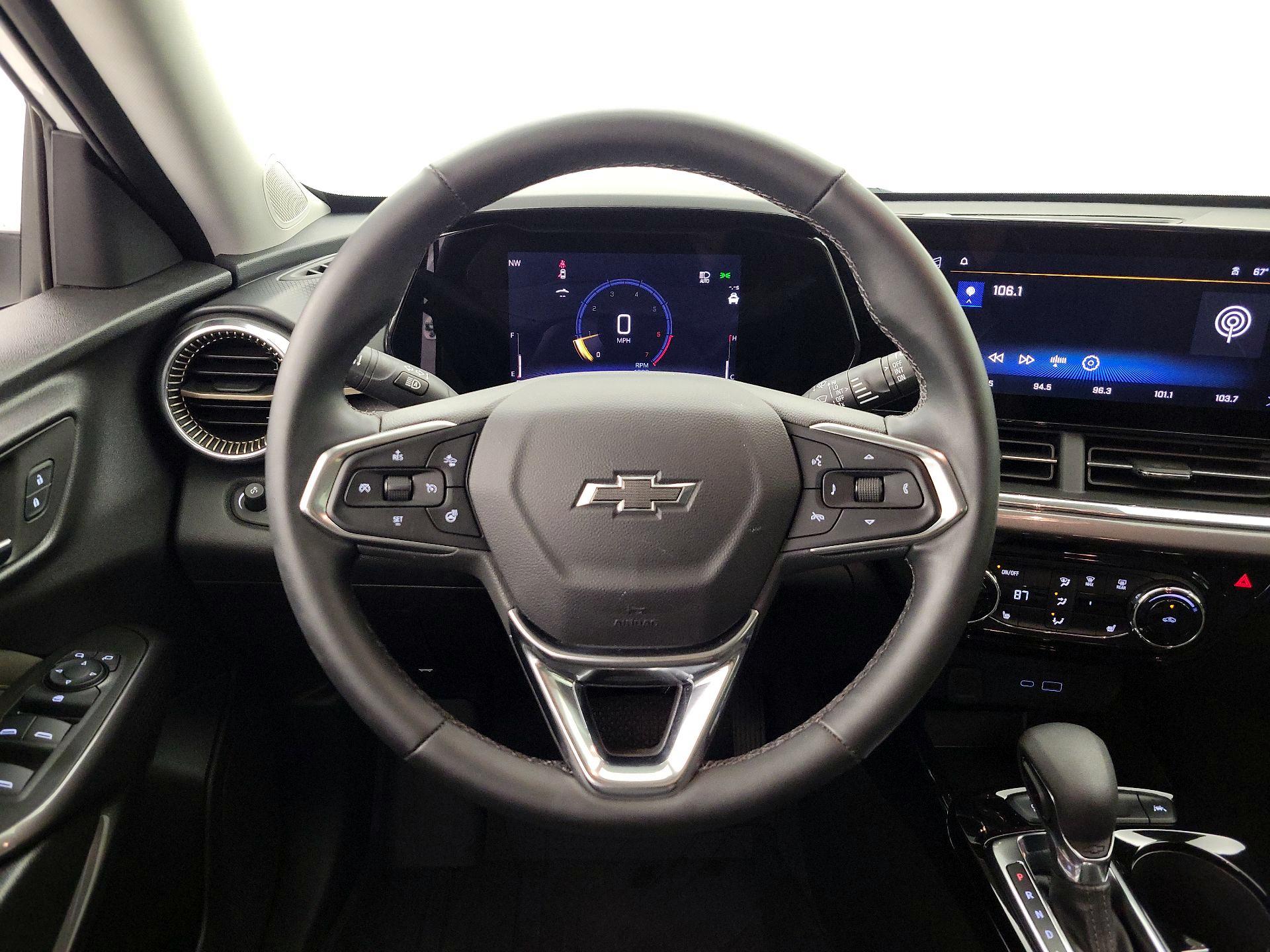 Thumbnail: 2025 Chevrolet Trax - 10
