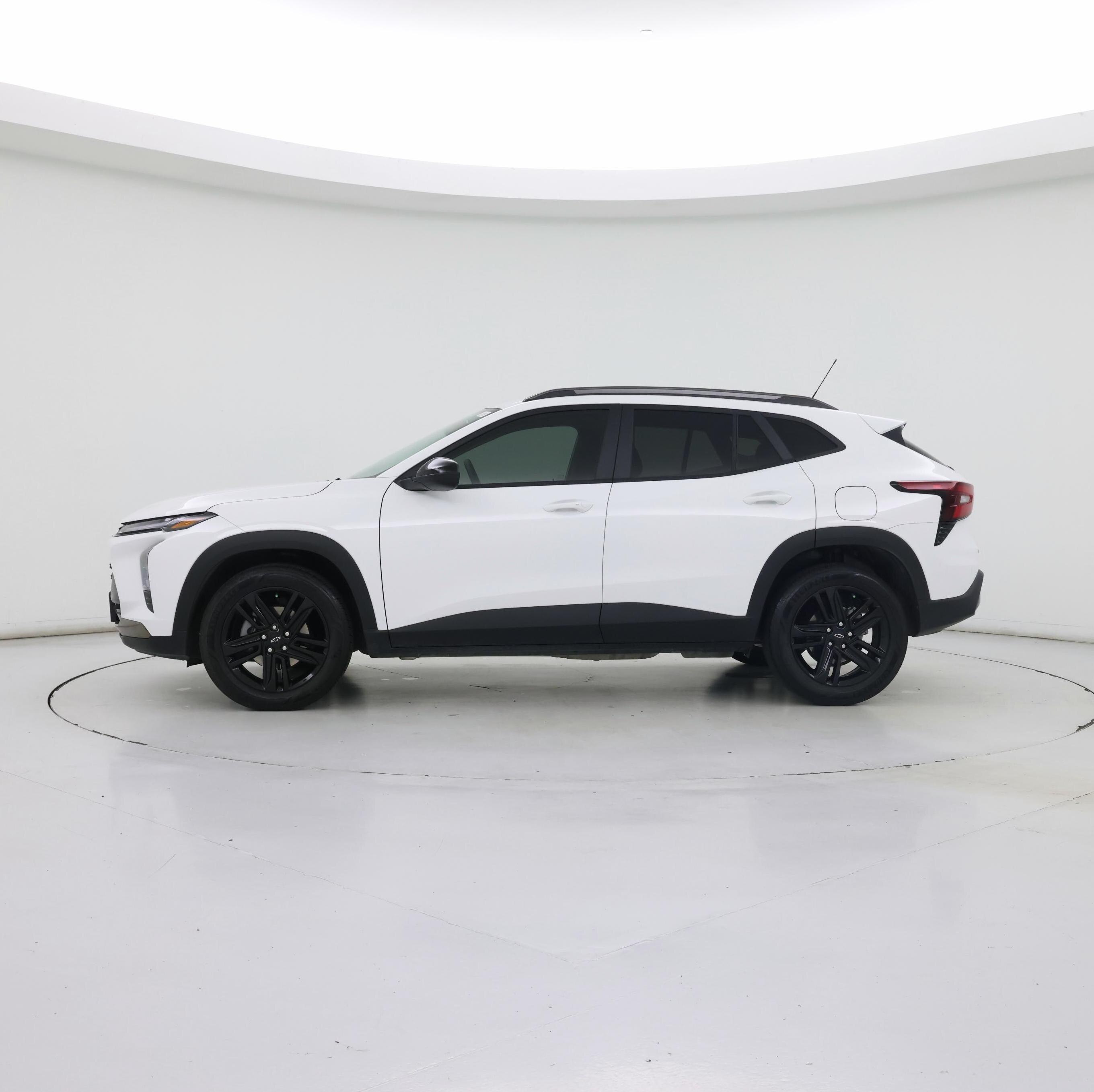 Thumbnail: 2025 Chevrolet Trax - 3