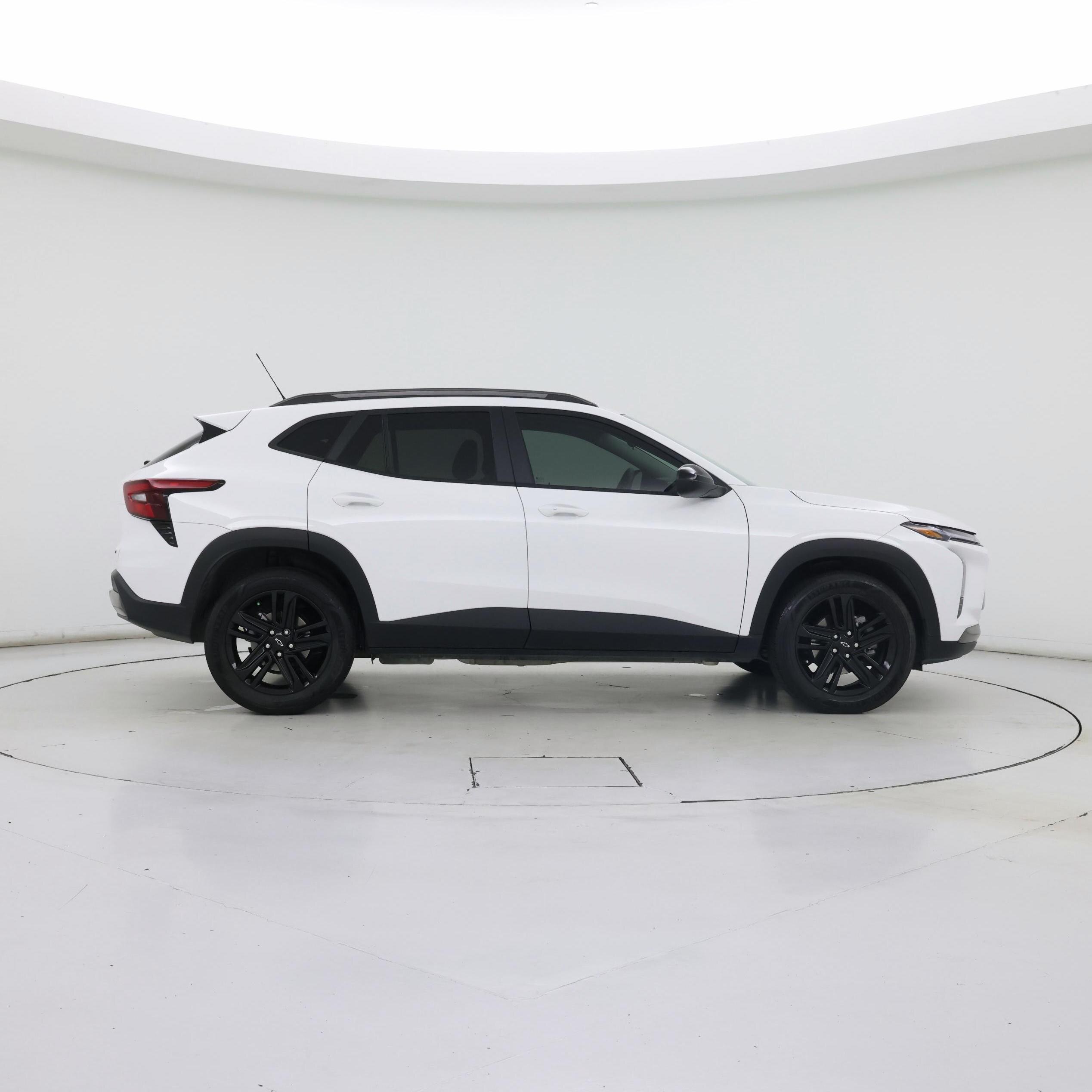 Thumbnail: 2025 Chevrolet Trax - 7