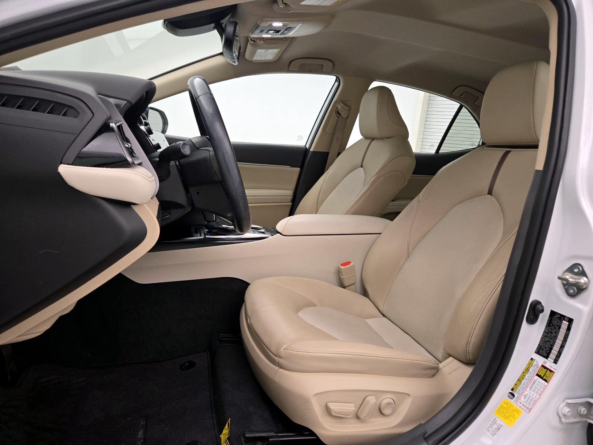 Thumbnail: 2020 Toyota Camry - 11